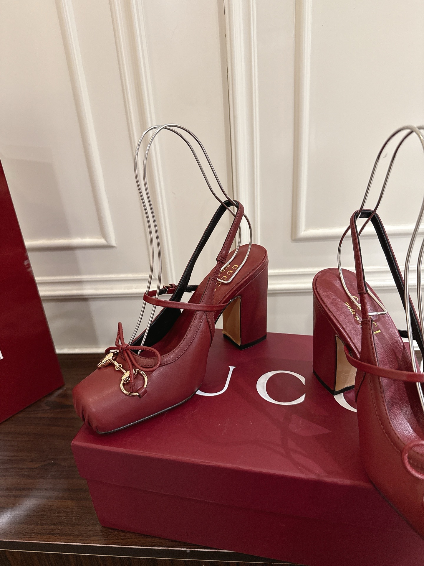 Gucci Horsebit系列女士后系带浅口鞋