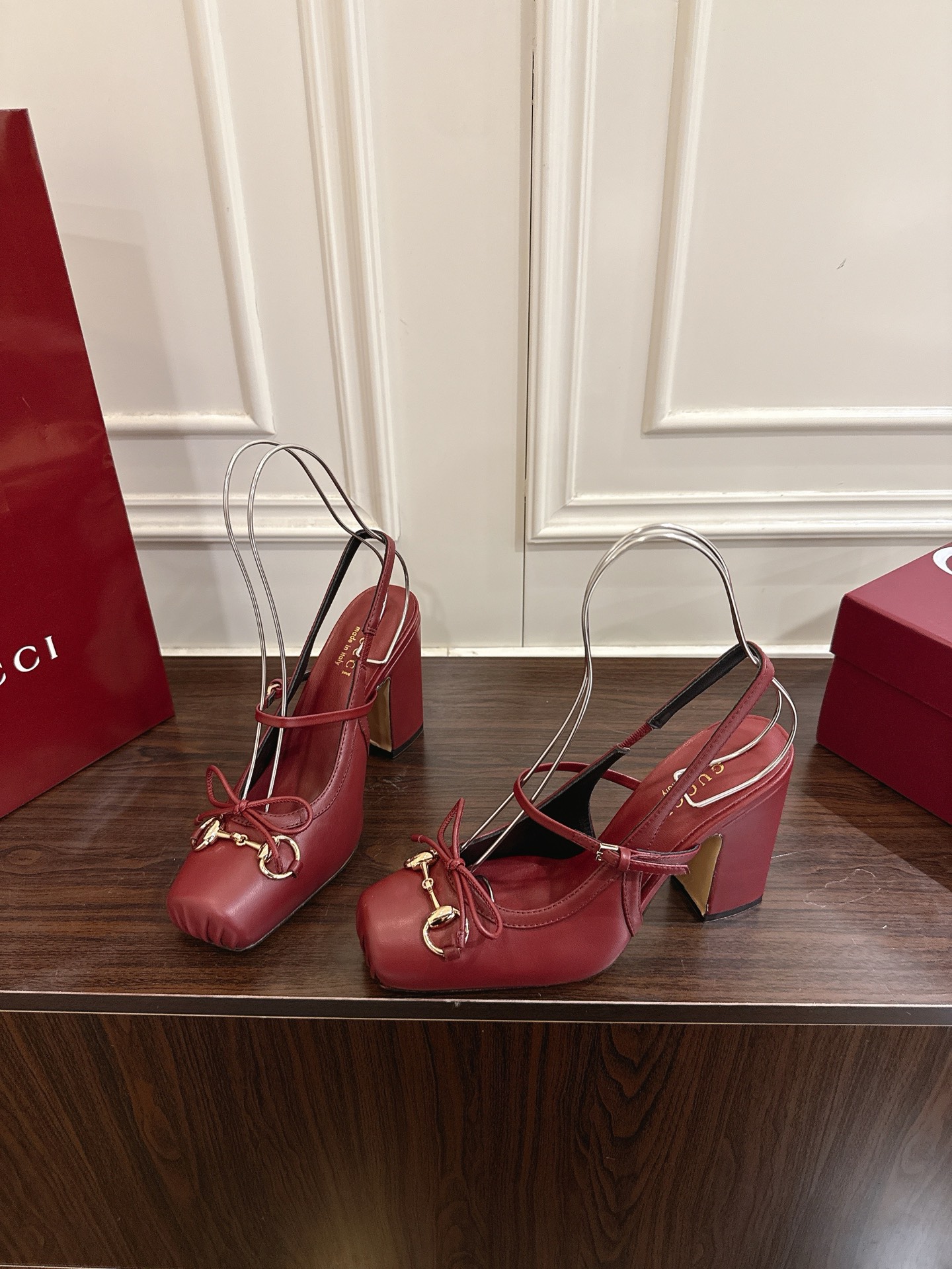 Gucci Horsebit系列女士后系带浅口鞋