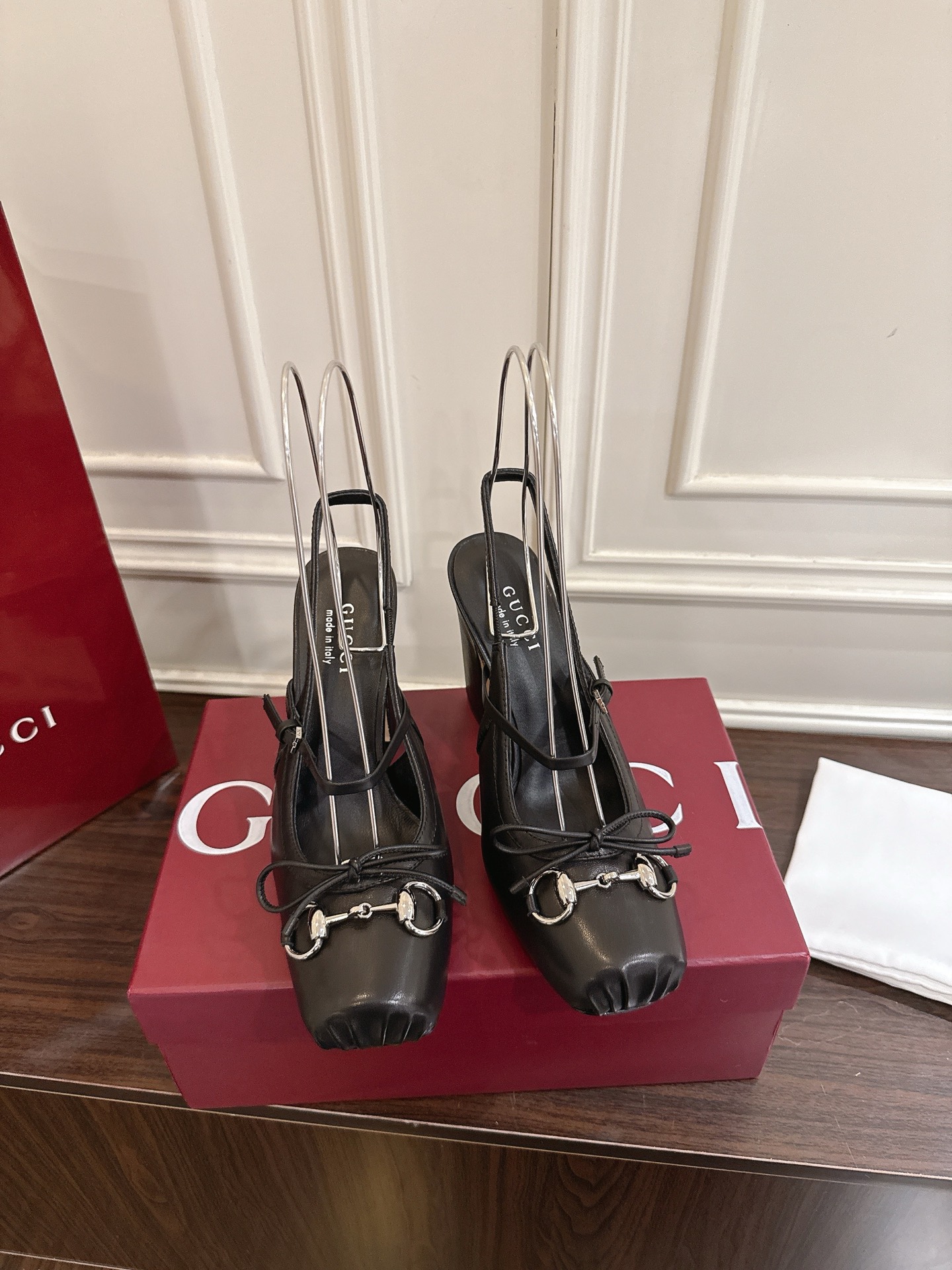 Gucci Horsebit系列女士后系带浅口鞋