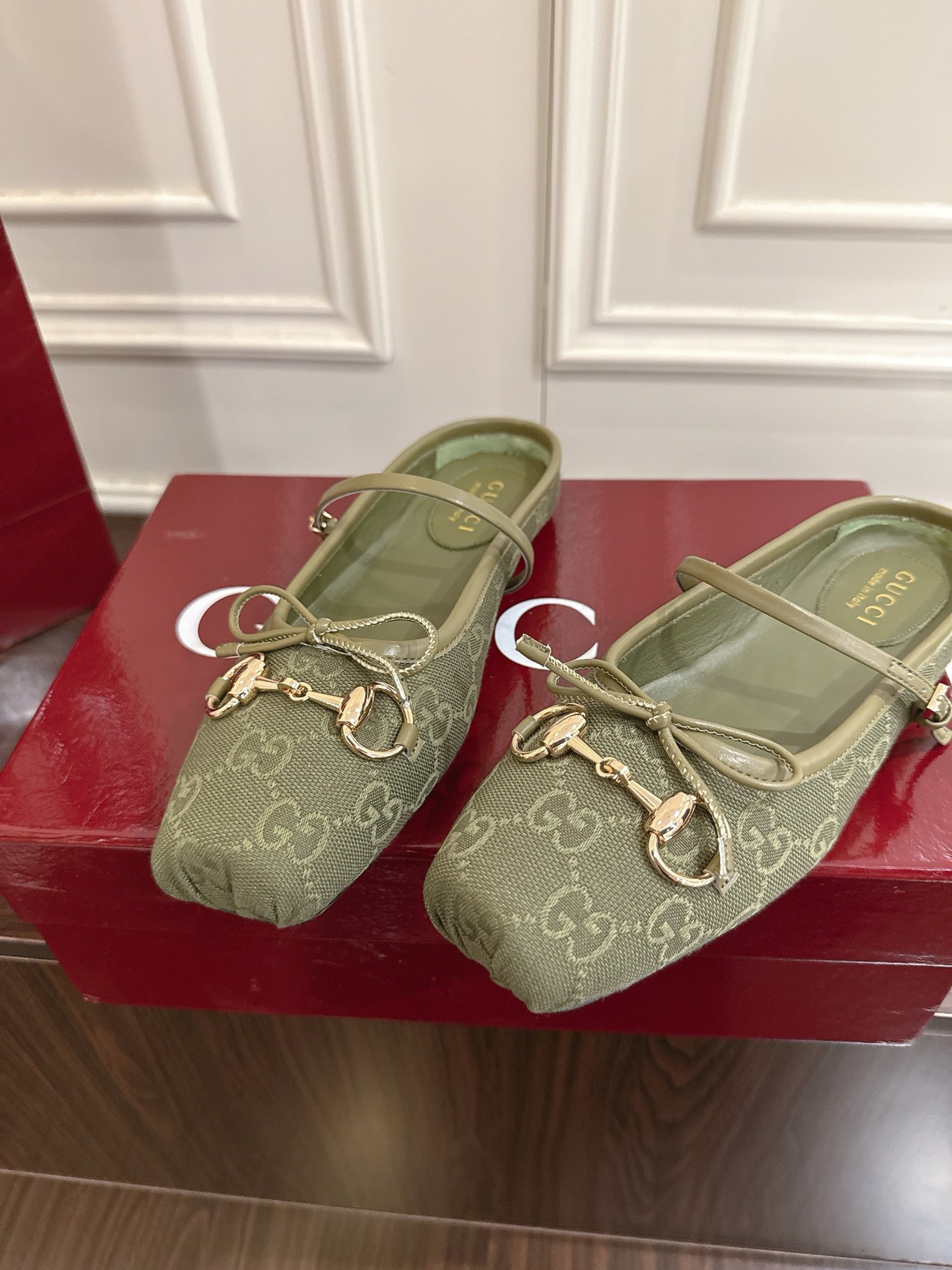 Gucci Horsebit系列女士穆勒鞋