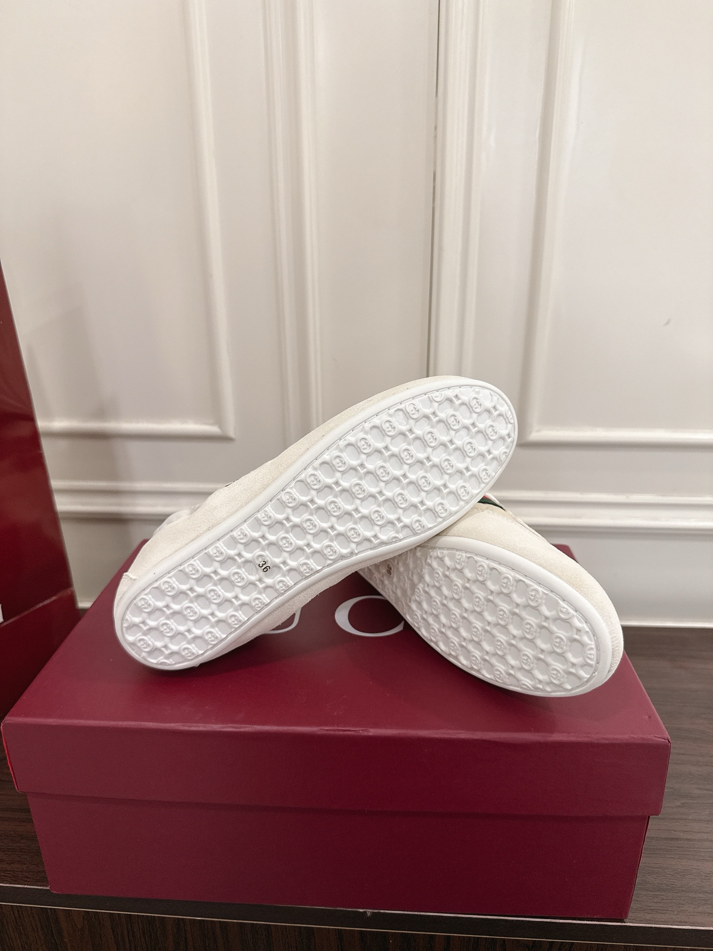 Gucci Shift系列女士运动鞋 - 軽量デザインとエレガントな動き