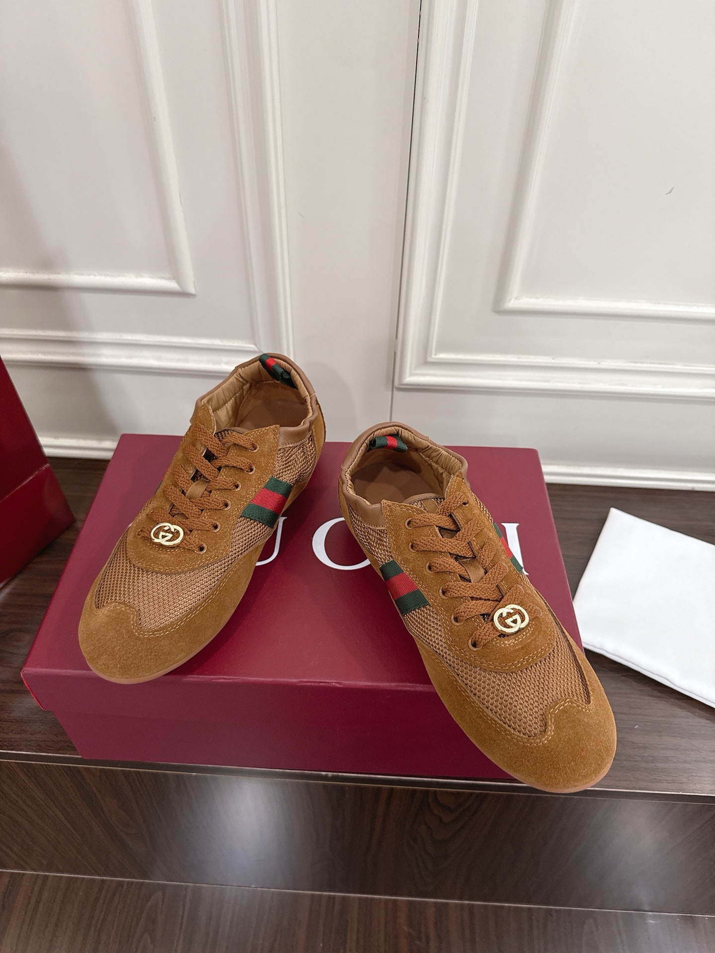 Gucci Shiftシリーズ レディース スポーツシューズ 軽量デザイン