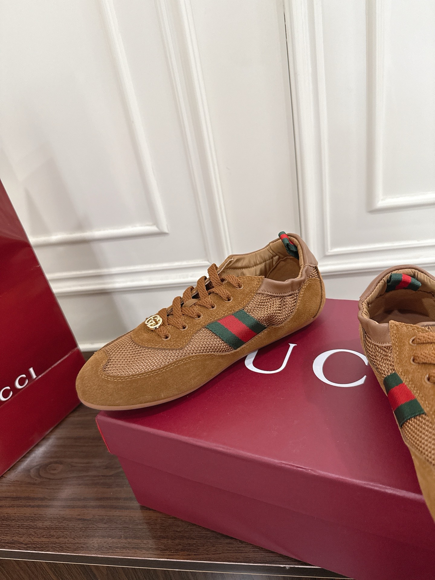 Gucci Shiftシリーズ レディース スポーツシューズ 軽量デザイン
