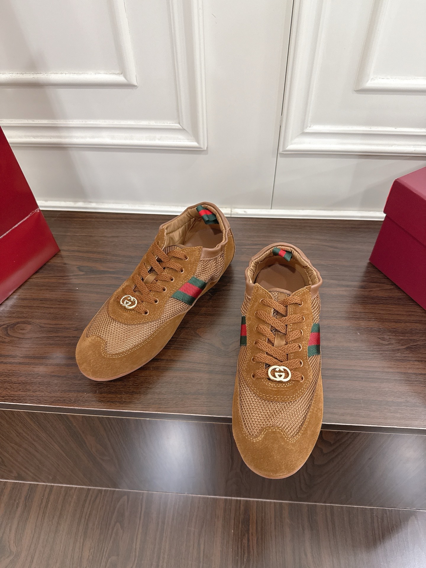 Gucci Shiftシリーズ レディース スポーツシューズ 軽量デザイン