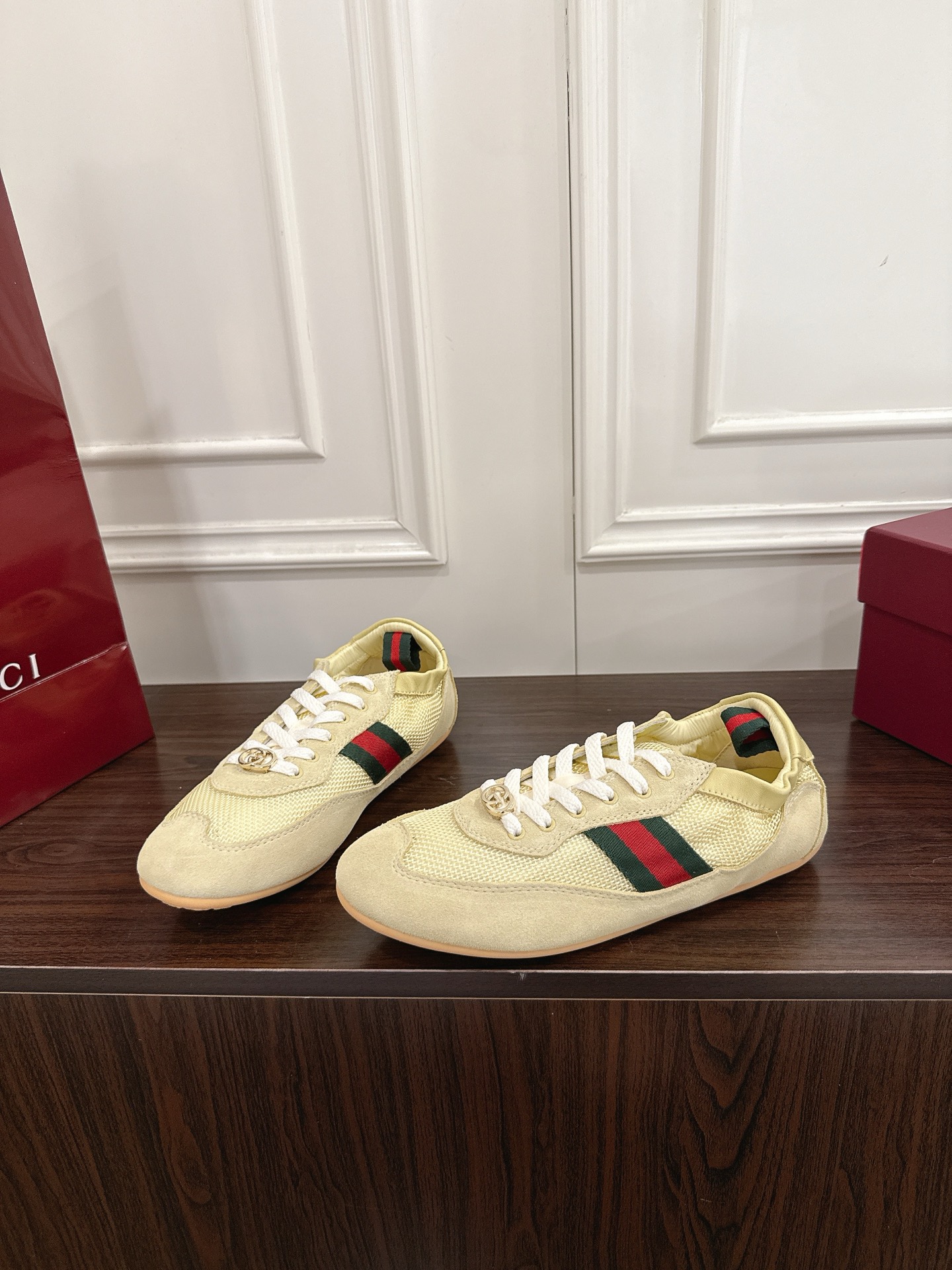 Gucci Shiftシリーズ レディース スポーツシューズ 軽量デザイン