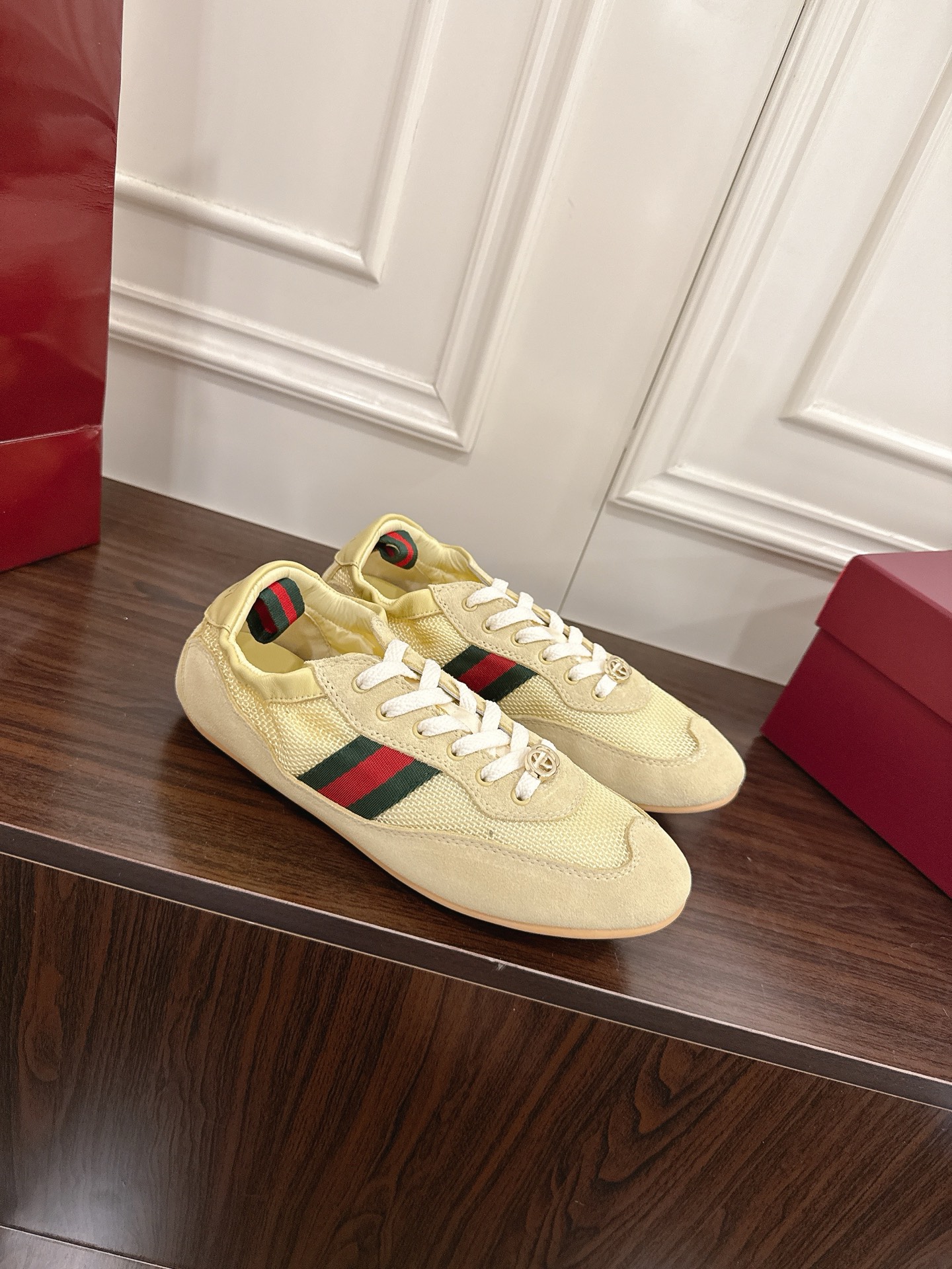 Gucci Shiftシリーズ レディース スポーツシューズ 軽量デザイン