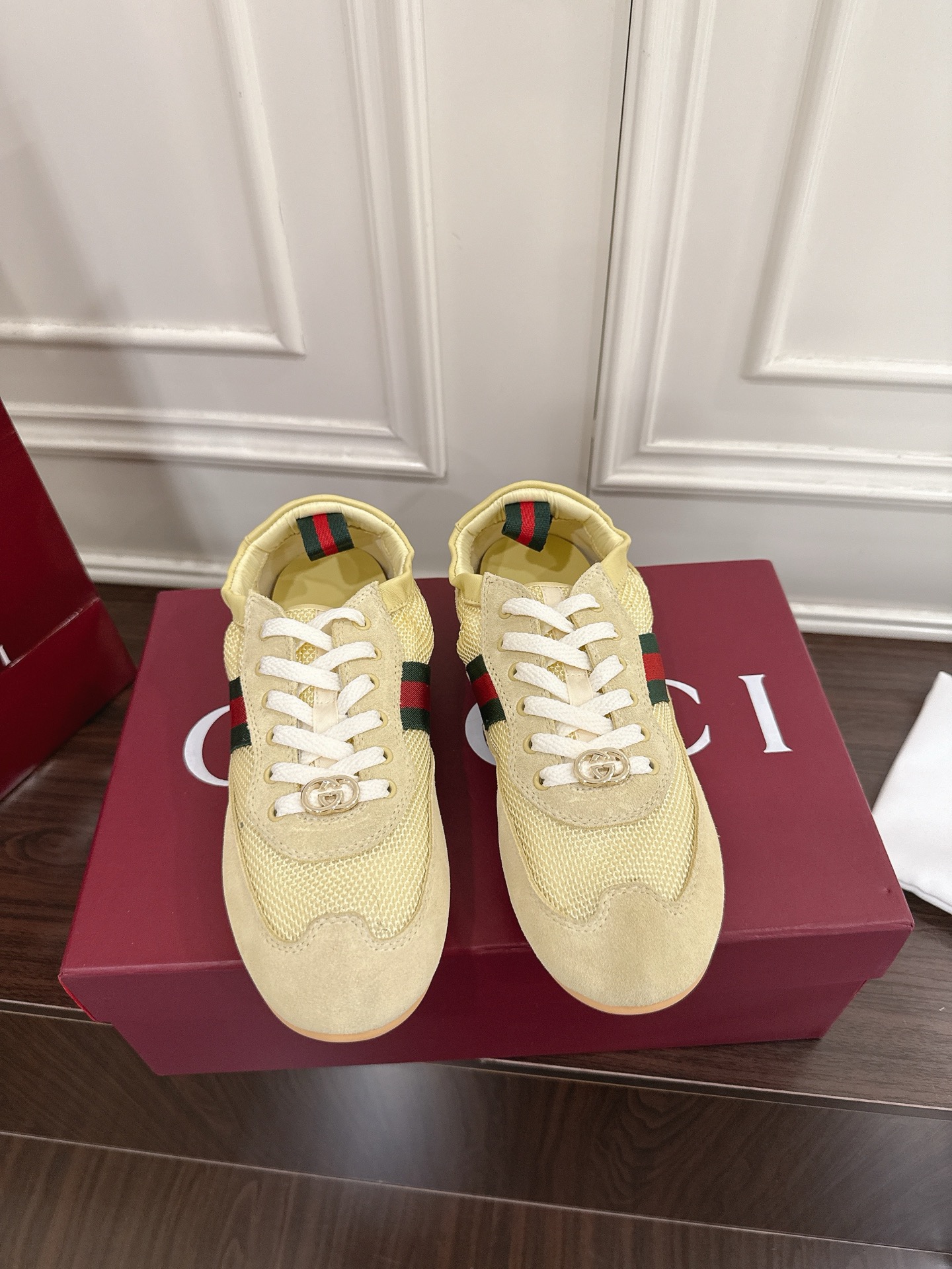 Gucci Shiftシリーズ レディース スポーツシューズ 軽量デザイン