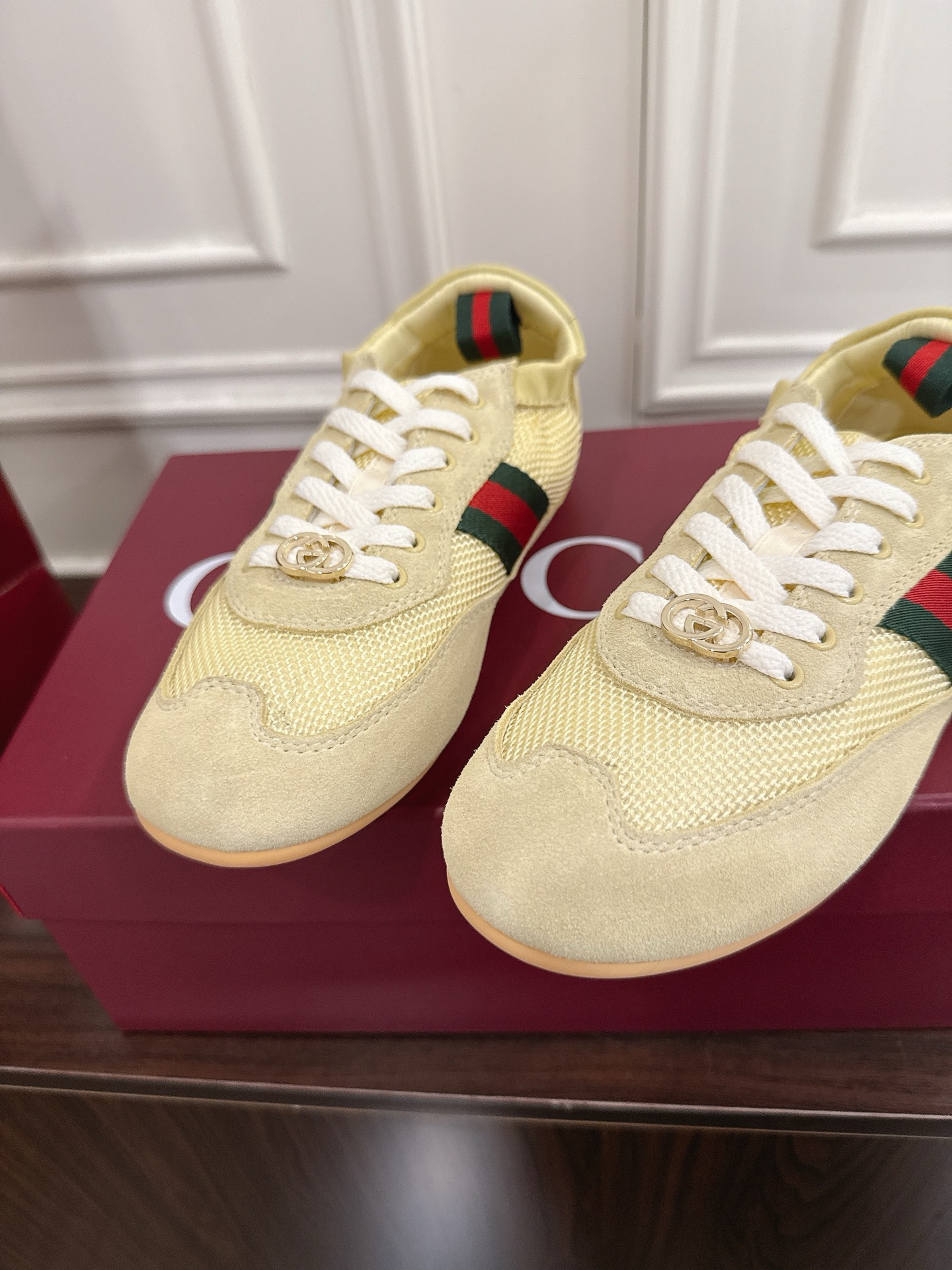 Gucci Shiftシリーズ レディース スポーツシューズ 軽量デザイン