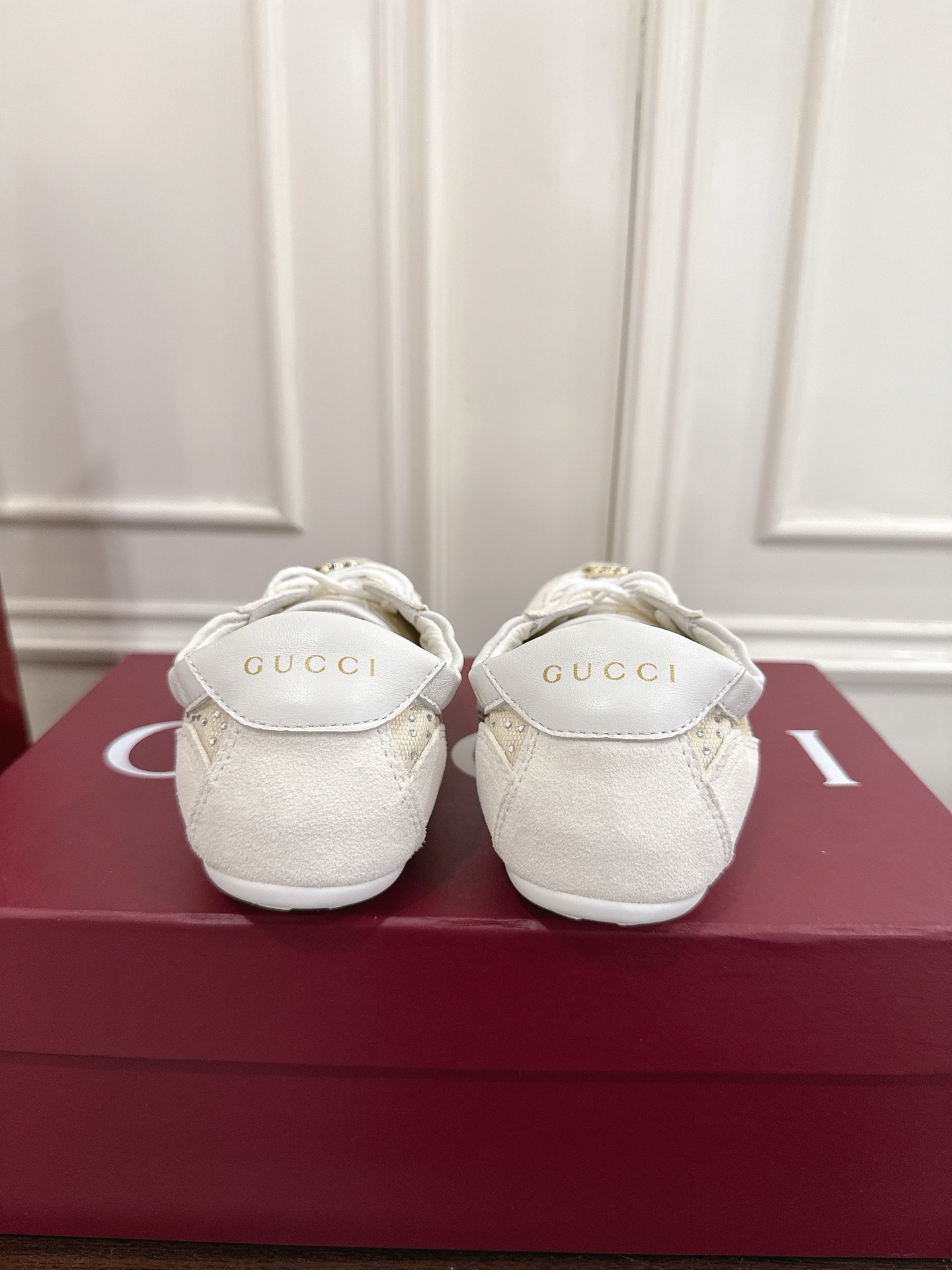 Gucci Shift系列水钻GG女性运动鞋 - 軽やかなデザインと洗練されたスタイル