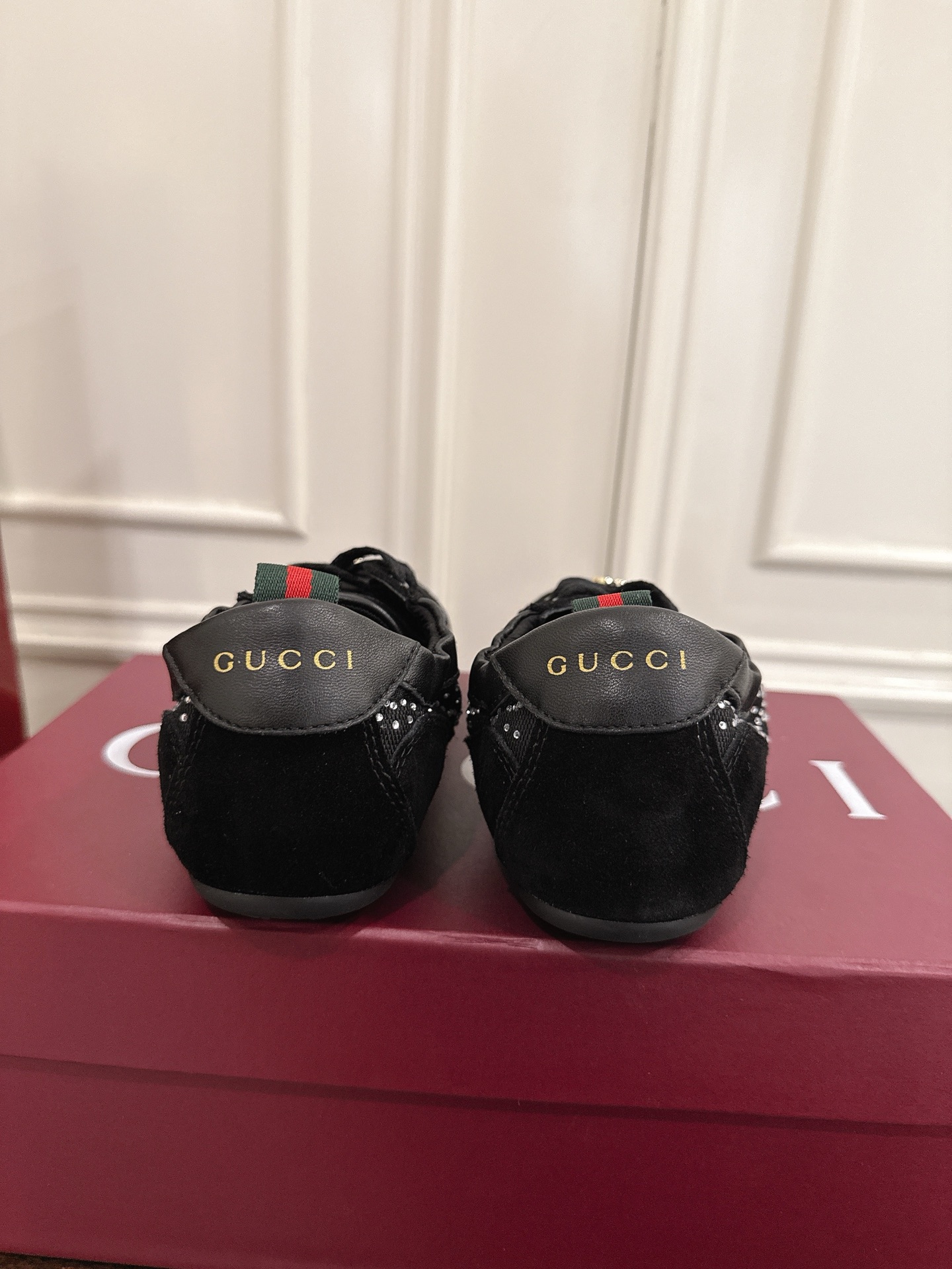 Gucci Shift系列水钻GG女性用スポーツシューズ - 精致なデザインと軽やかな履き心地