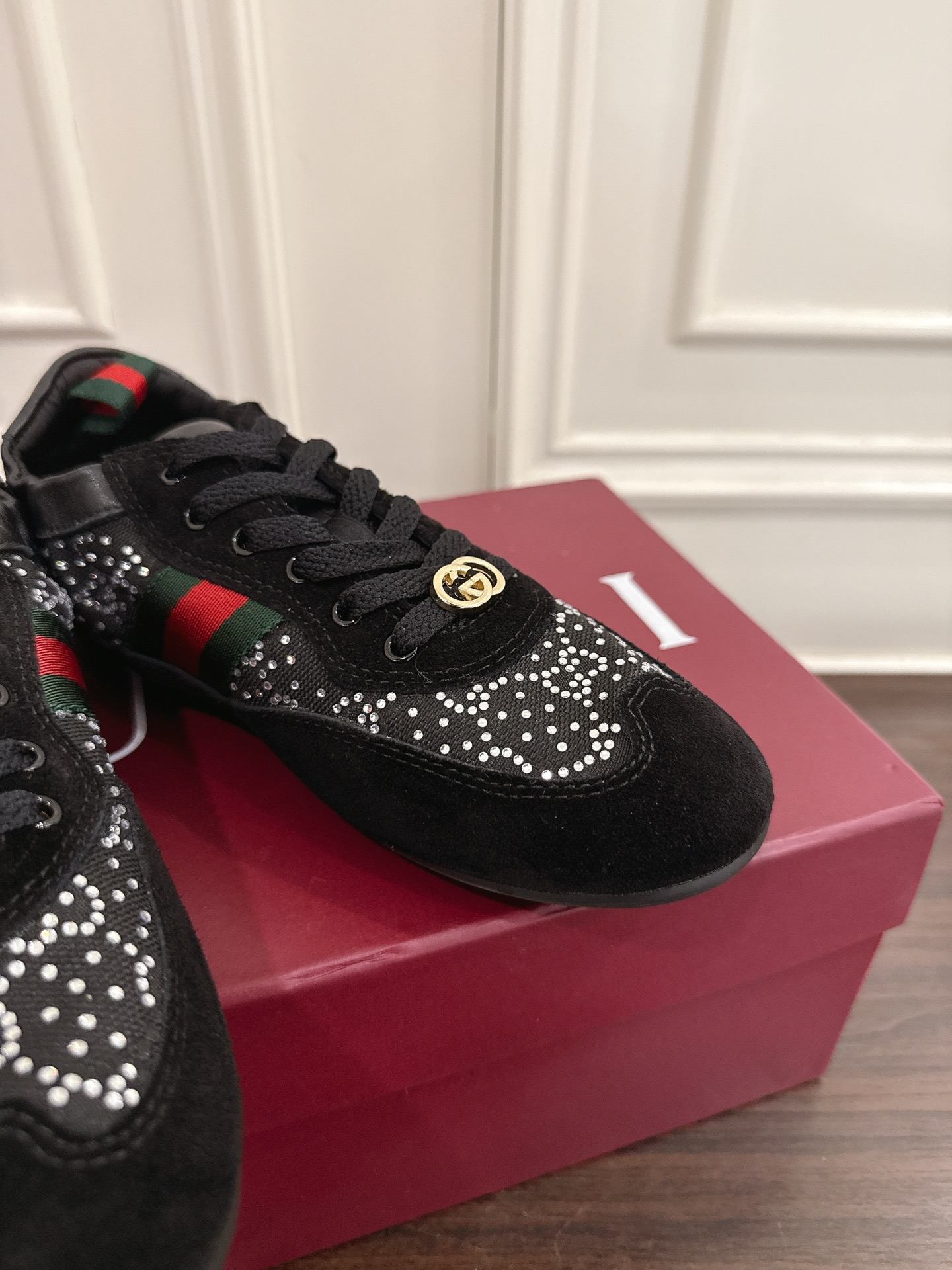 Gucci Shift系列水钻GG女性用スポーツシューズ - 精致なデザインと軽やかな履き心地