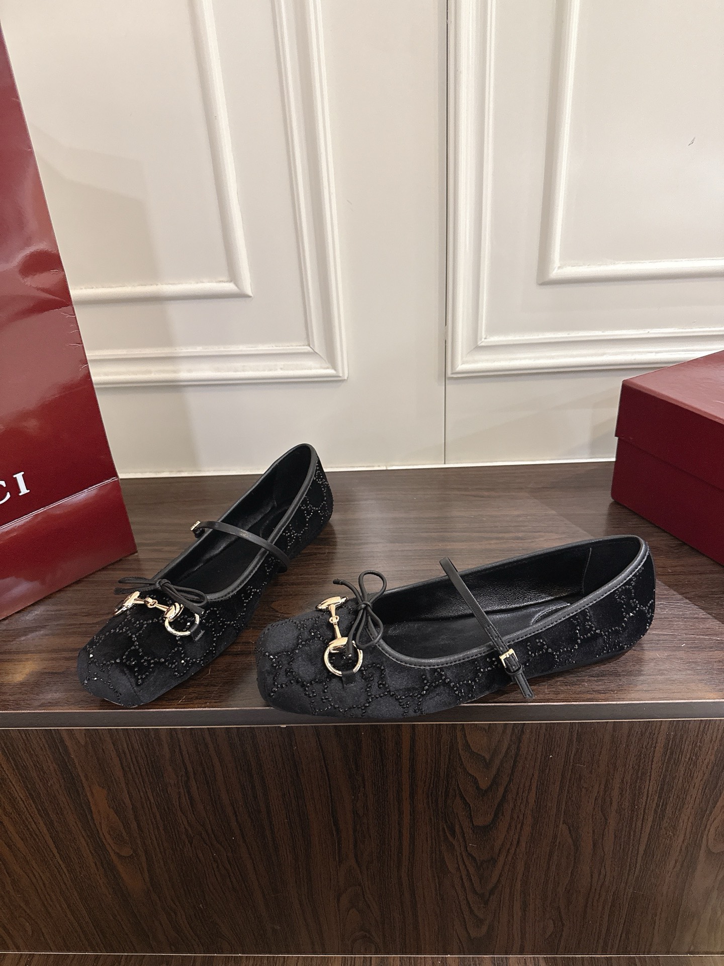 Gucci horsebit系列天鹅绒GG水钻芭蕾舞鞋