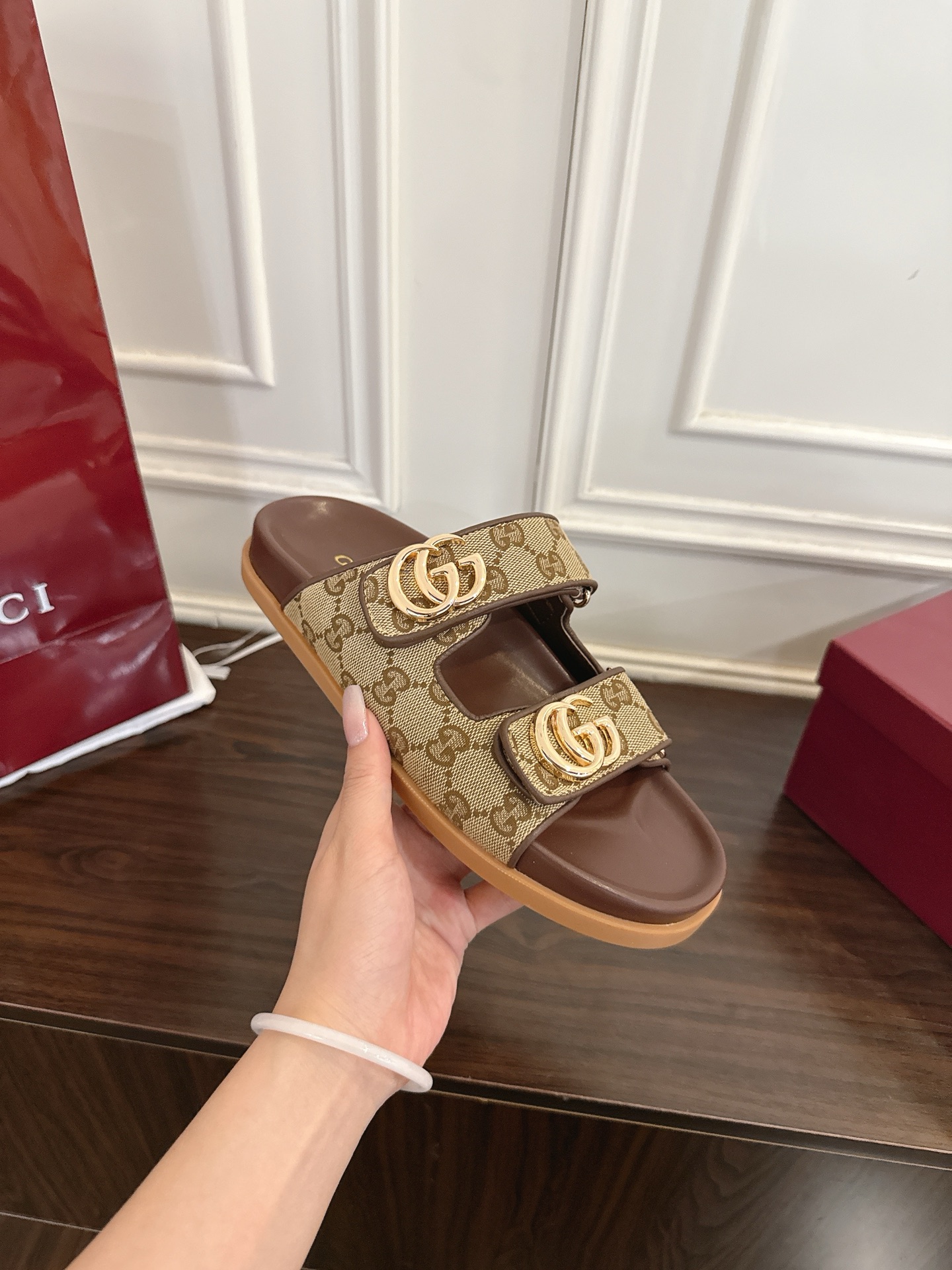Gucci 新品刺绣GG魔术贴拖鞋穆勒鞋