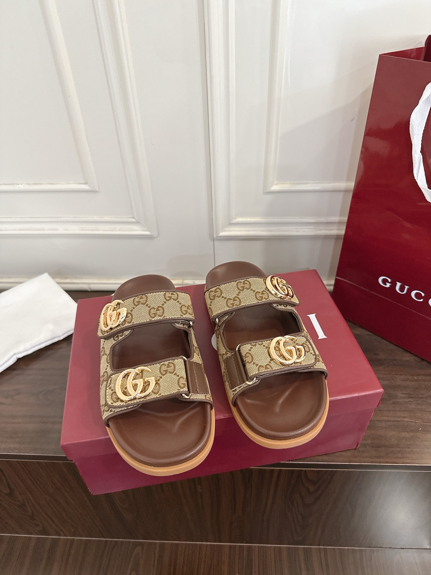 Gucci 新品刺绣GG魔术贴拖鞋穆勒鞋
