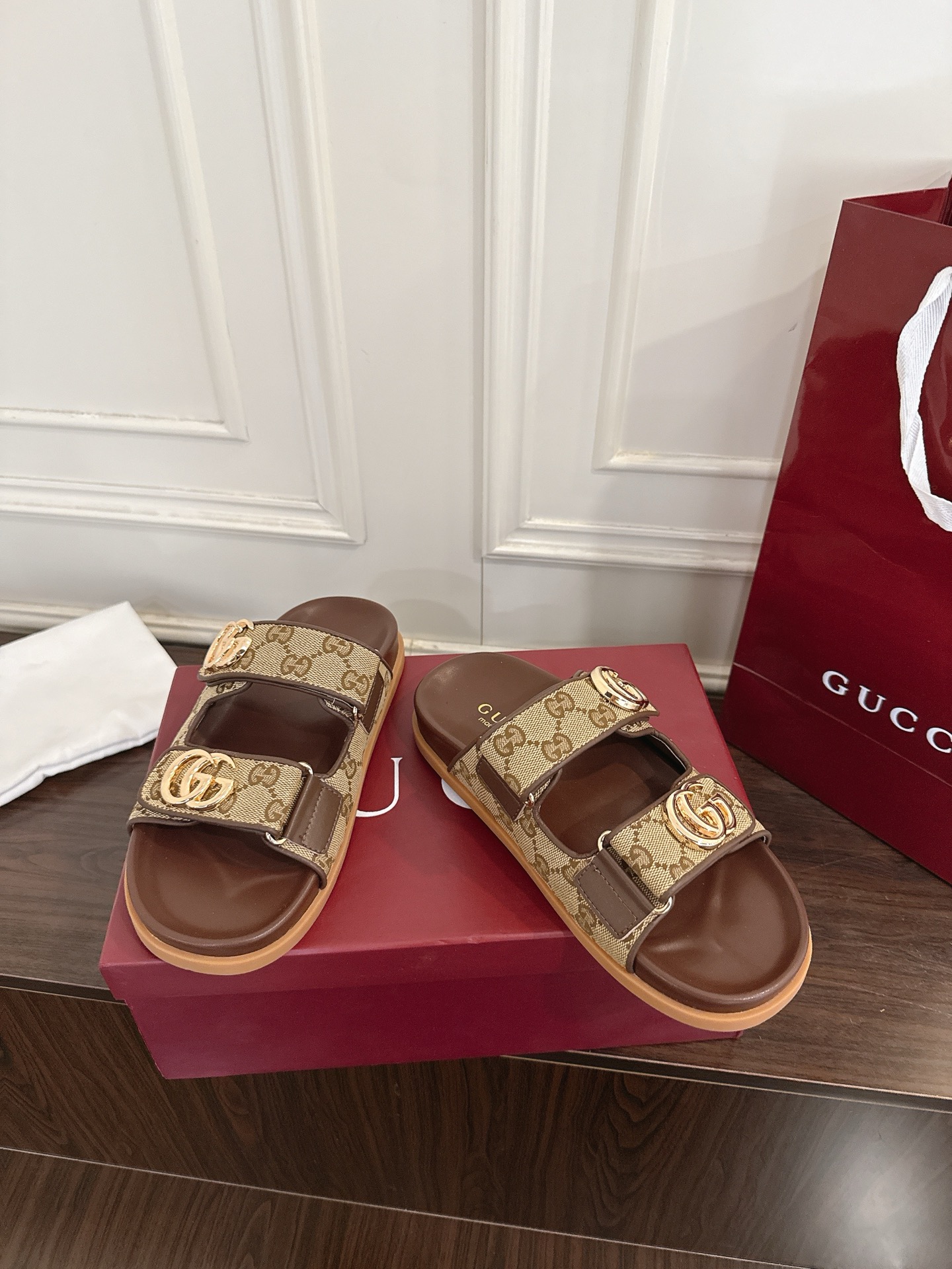 Gucci 新品刺绣GG魔术贴拖鞋穆勒鞋