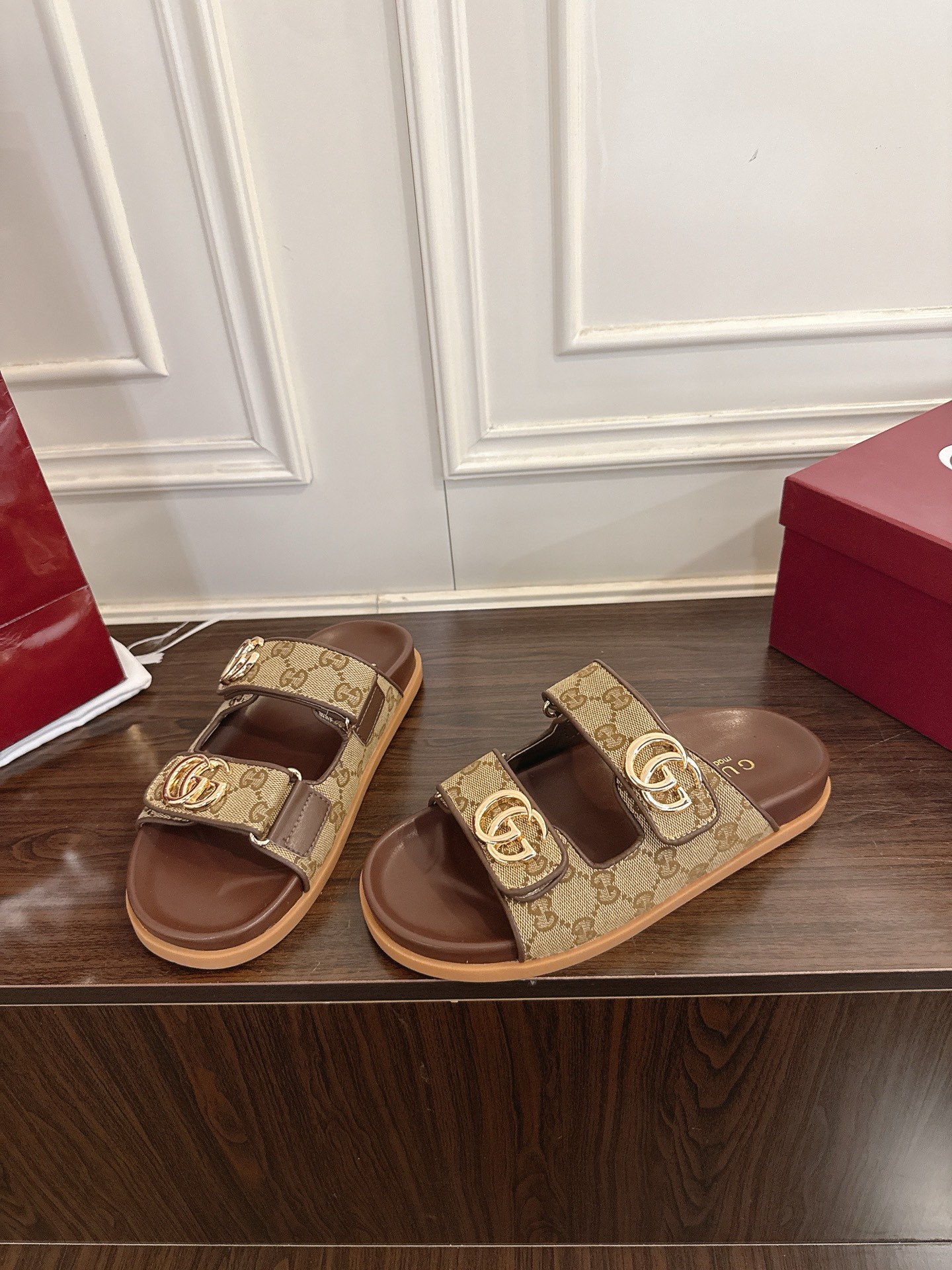 Gucci 新品刺绣GG魔术贴拖鞋穆勒鞋
