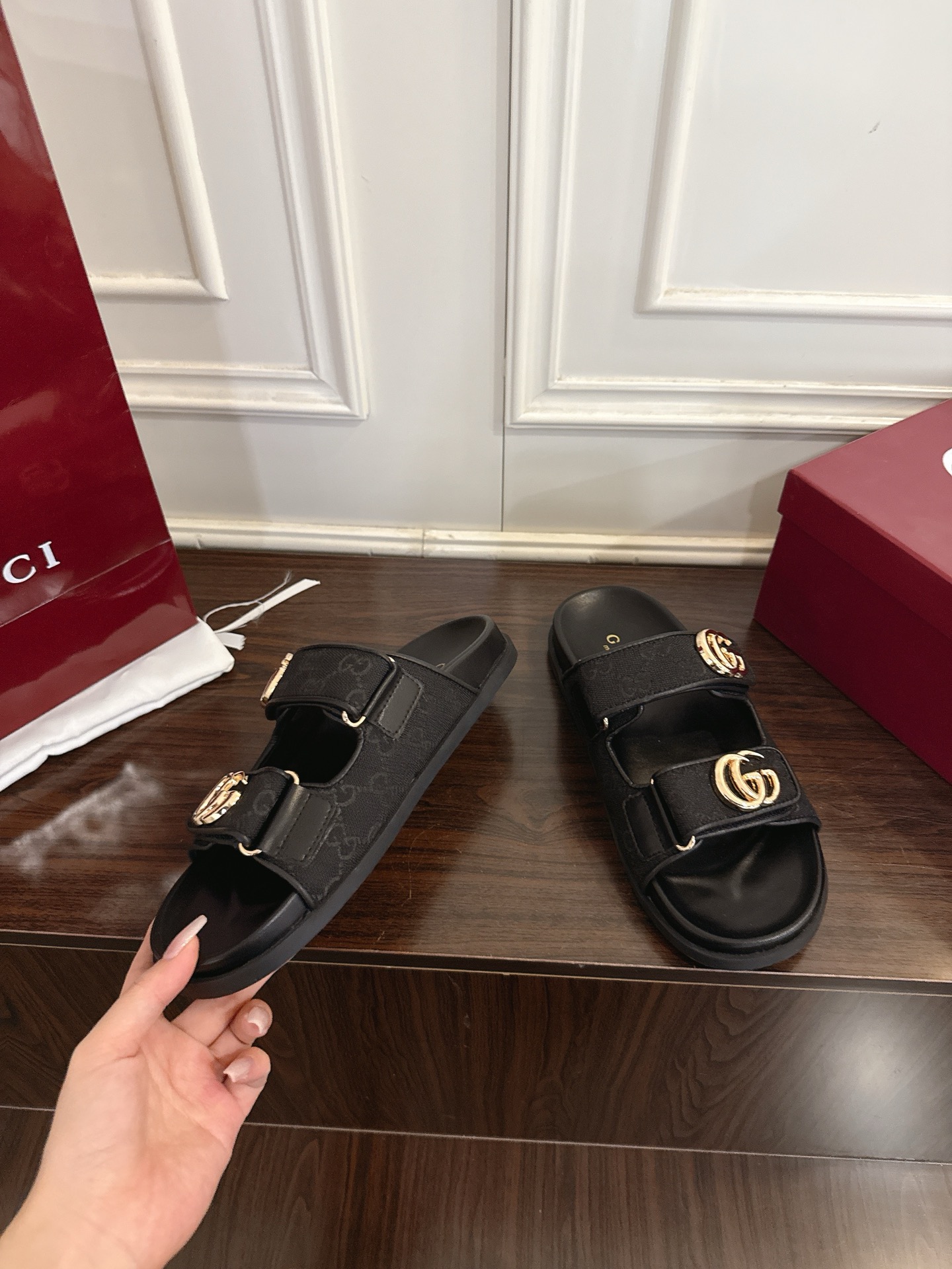 Gucci 新品刺绣GG魔术贴拖鞋穆勒鞋