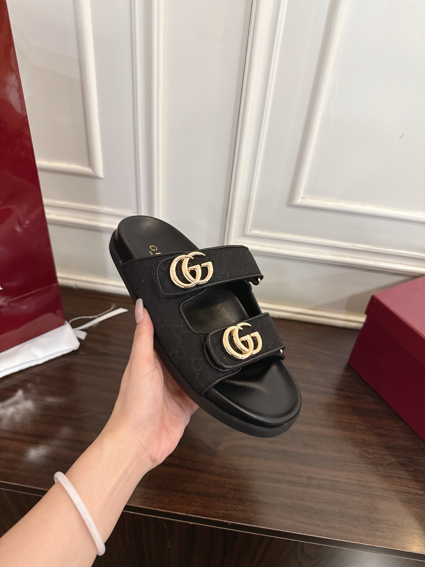 Gucci 新品刺绣GG魔术贴拖鞋穆勒鞋