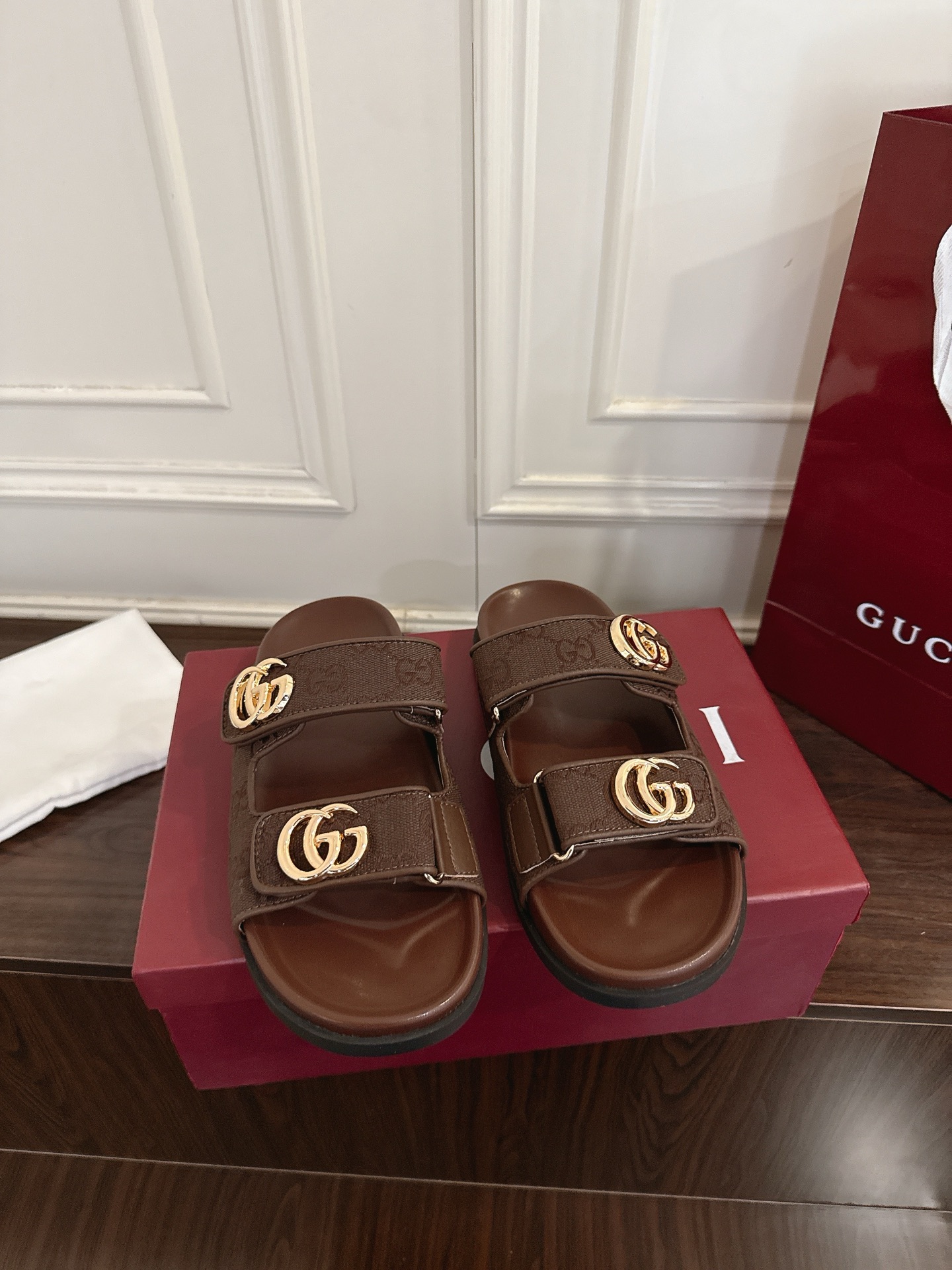 Gucci 新品刺绣GG魔术贴拖鞋穆勒鞋