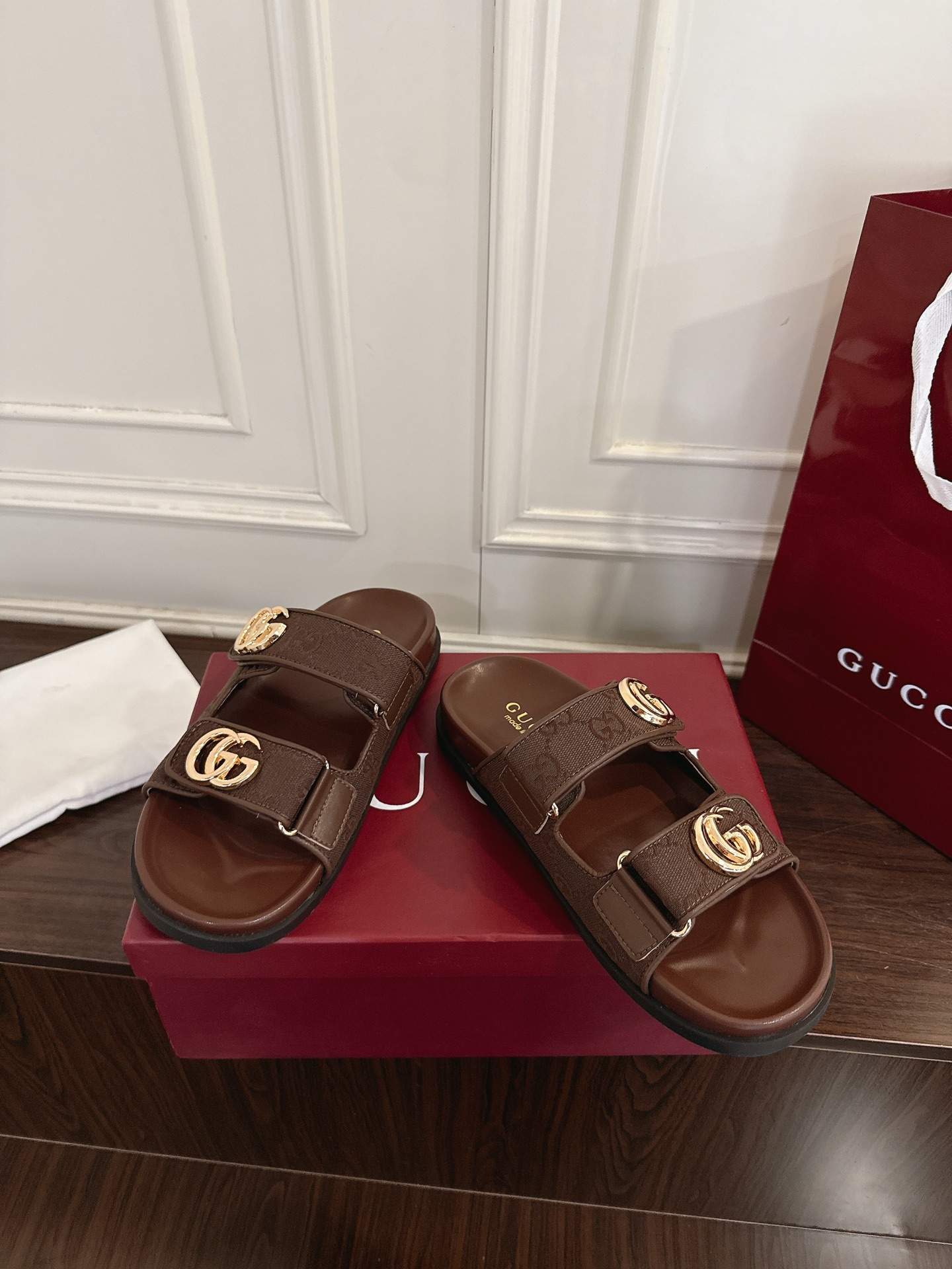 Gucci 新品刺绣GG魔术贴拖鞋穆勒鞋