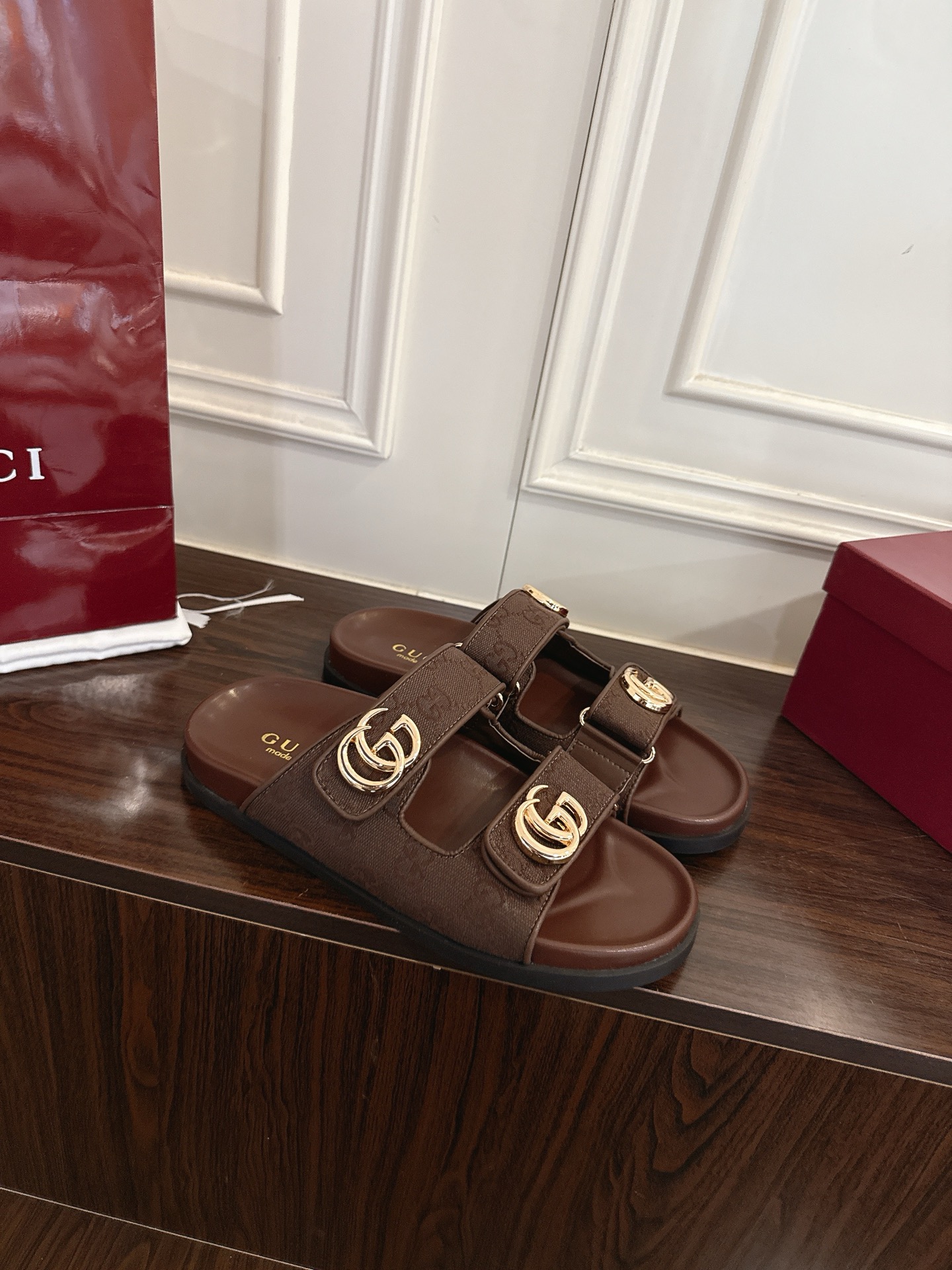 Gucci 新品刺绣GG魔术贴拖鞋穆勒鞋