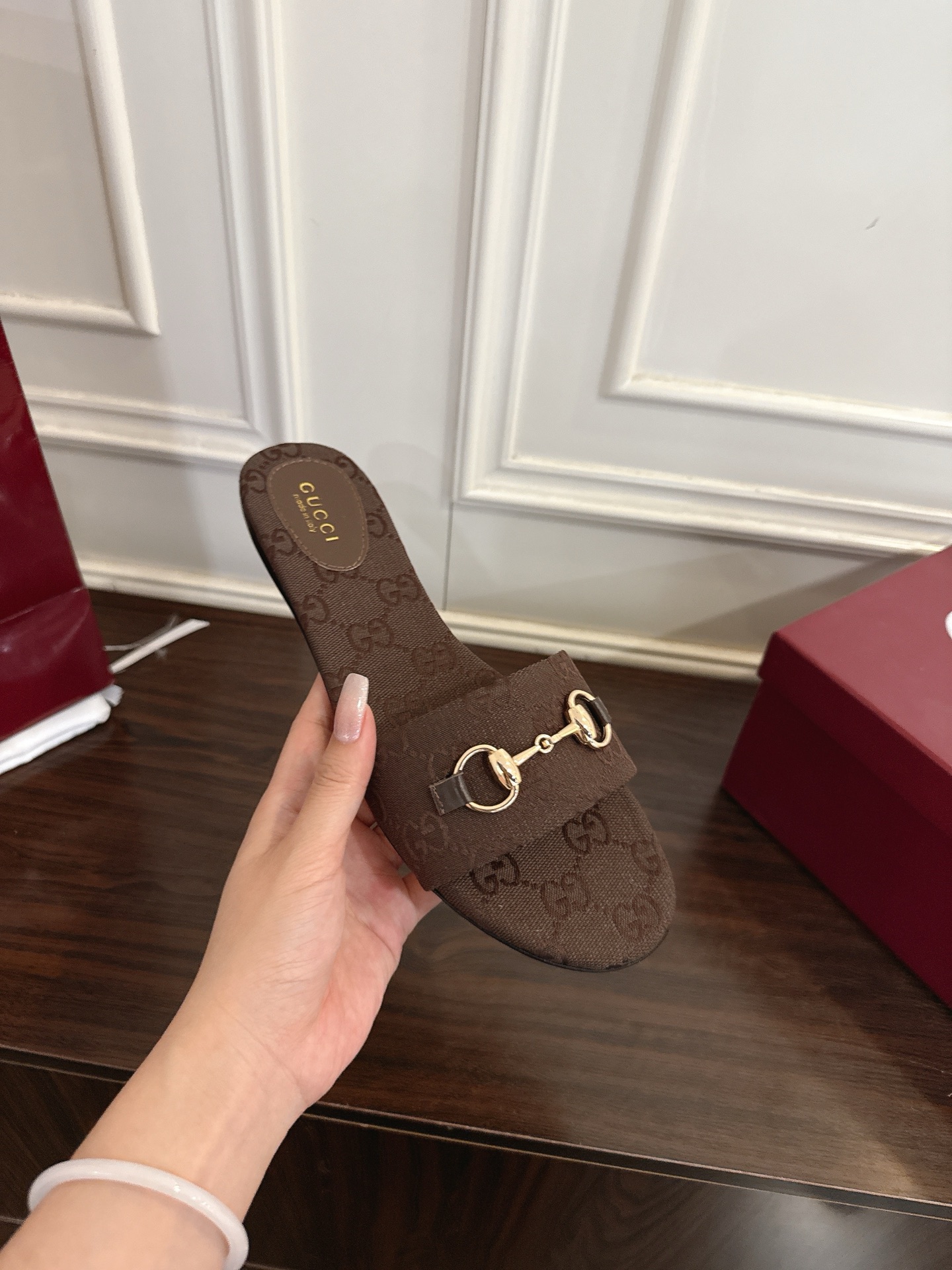 Gucci 马衔扣平底凉拖鞋 春夏 拖鞋 yp 还原，所有细节 材质 舒适度 全部跟 一样了 刻度98%