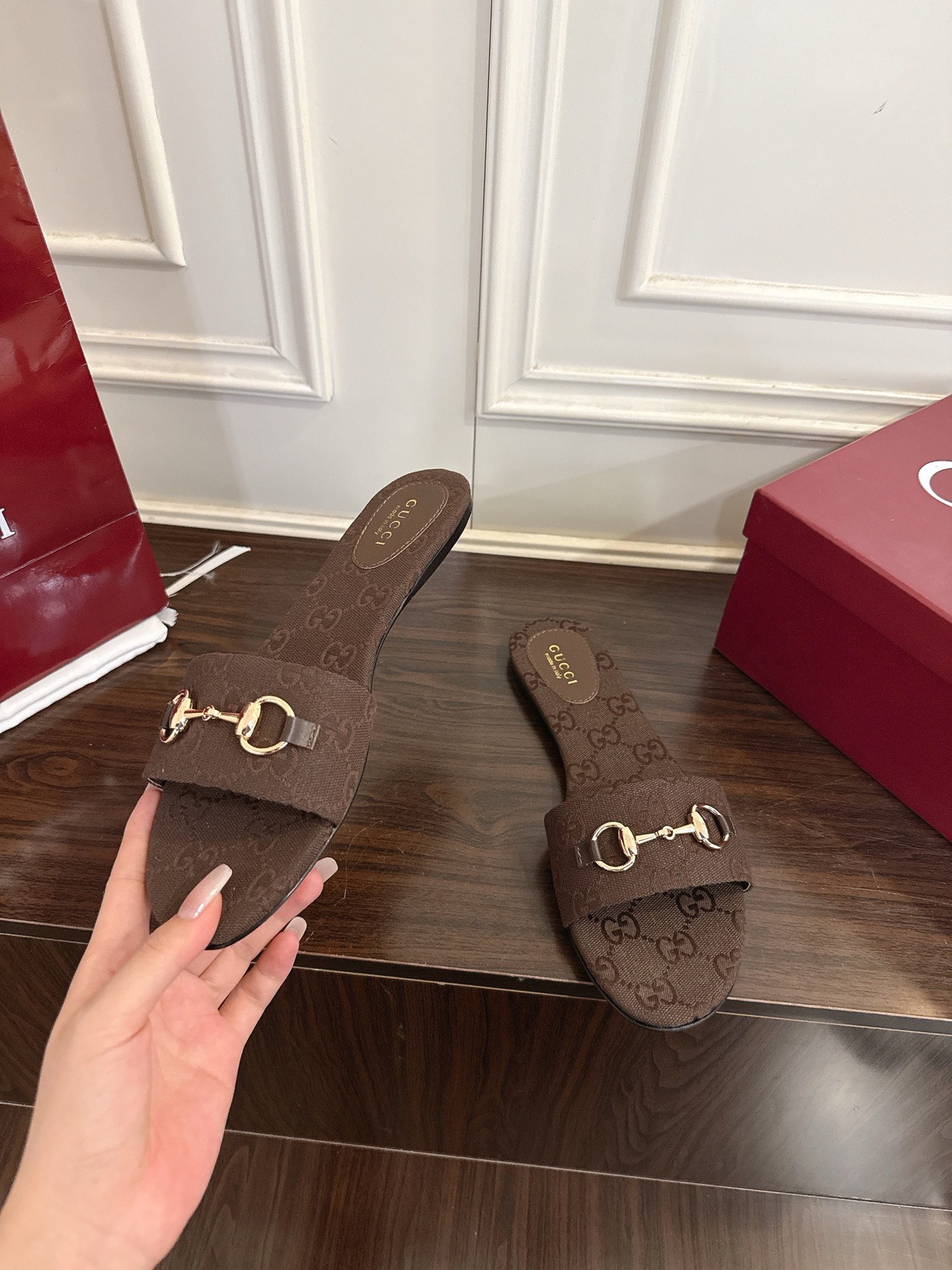 Gucci 马衔扣平底凉拖鞋 春夏 拖鞋 yp 还原，所有细节 材质 舒适度 全部跟 一样了 刻度98%