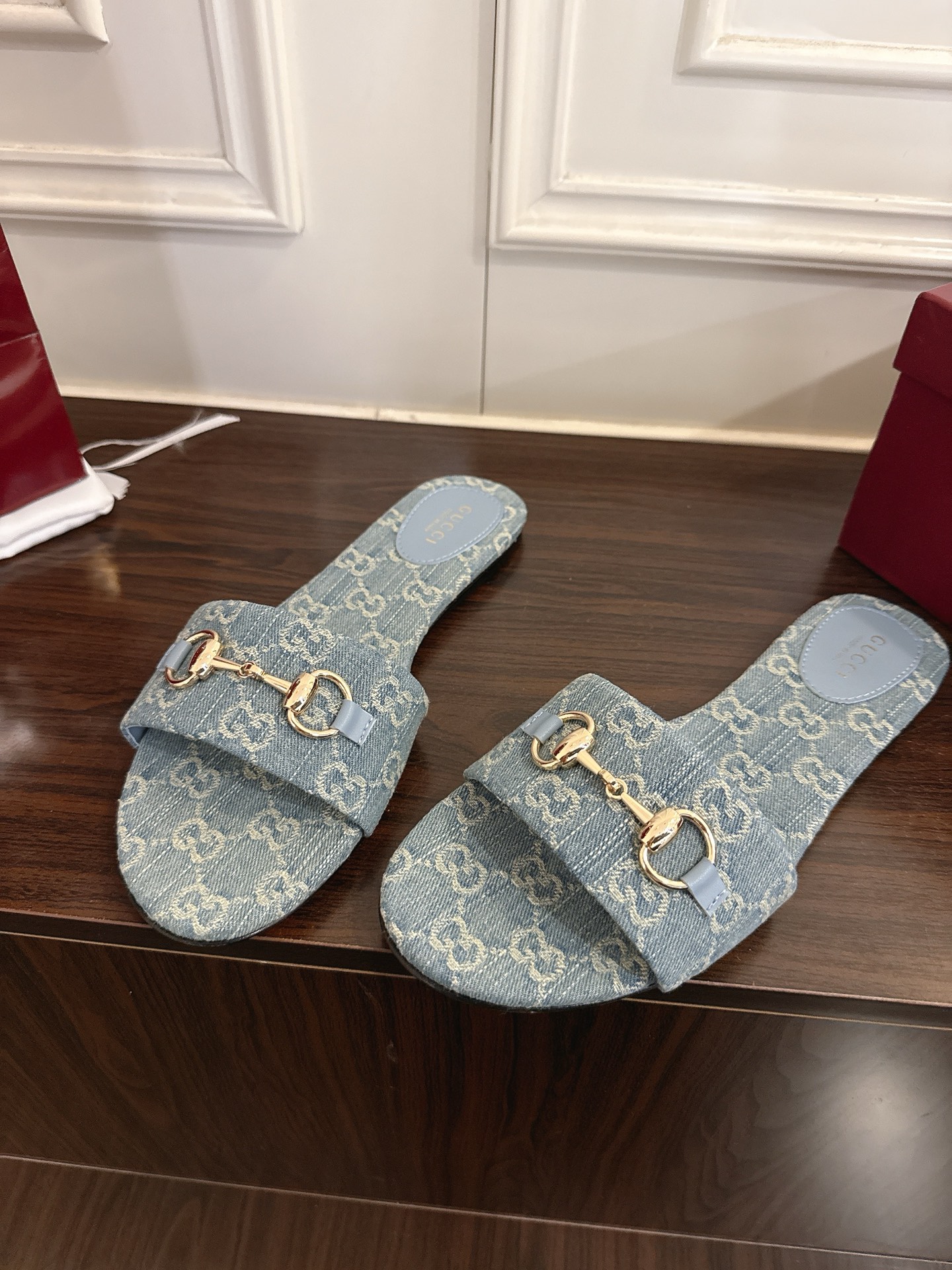 Gucci 马衔扣平底凉拖鞋 春夏 拖鞋 yp 还原，所有细节 材质 舒适度 全部跟 一样了 刻度98%