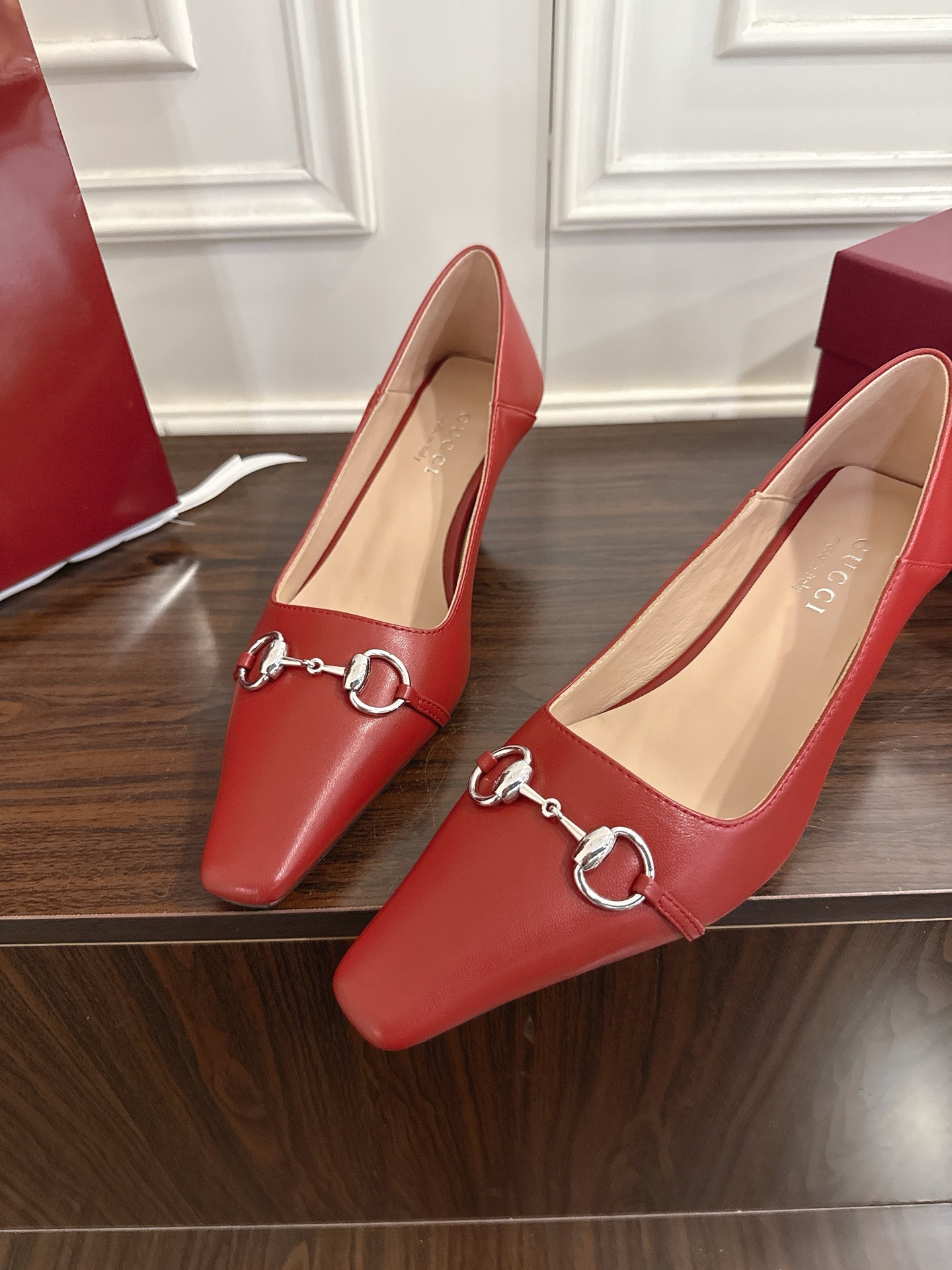 Gucci Vittoria系列饰马衔扣方头高跟鞋