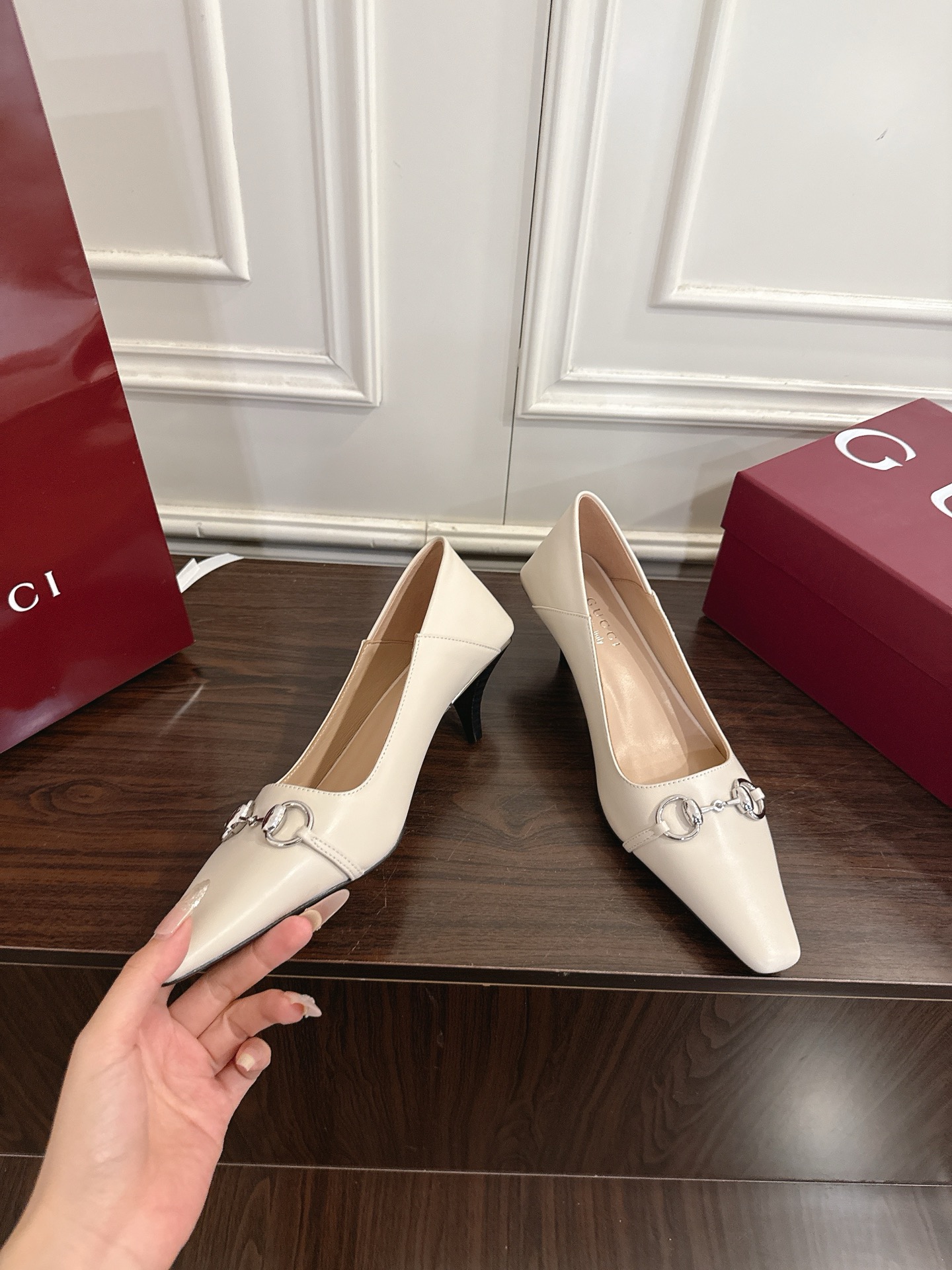 Gucci Vittoria系列饰马衔扣方头高跟鞋