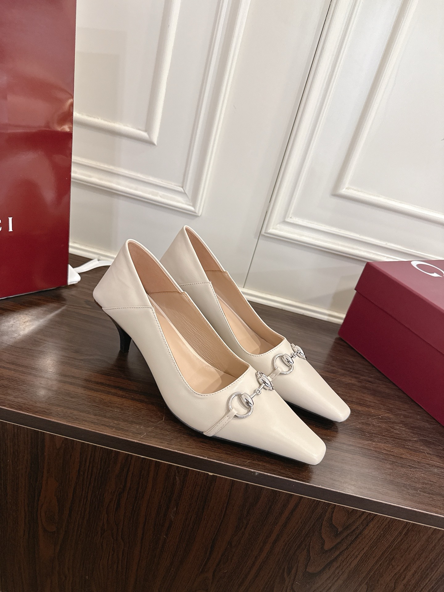 Gucci Vittoria系列饰马衔扣方头高跟鞋