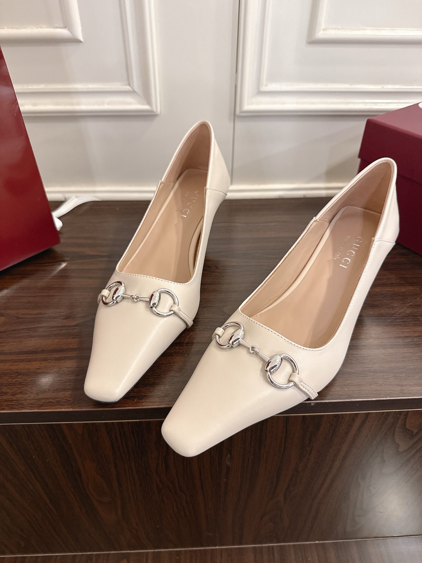 Gucci Vittoria系列饰马衔扣方头高跟鞋