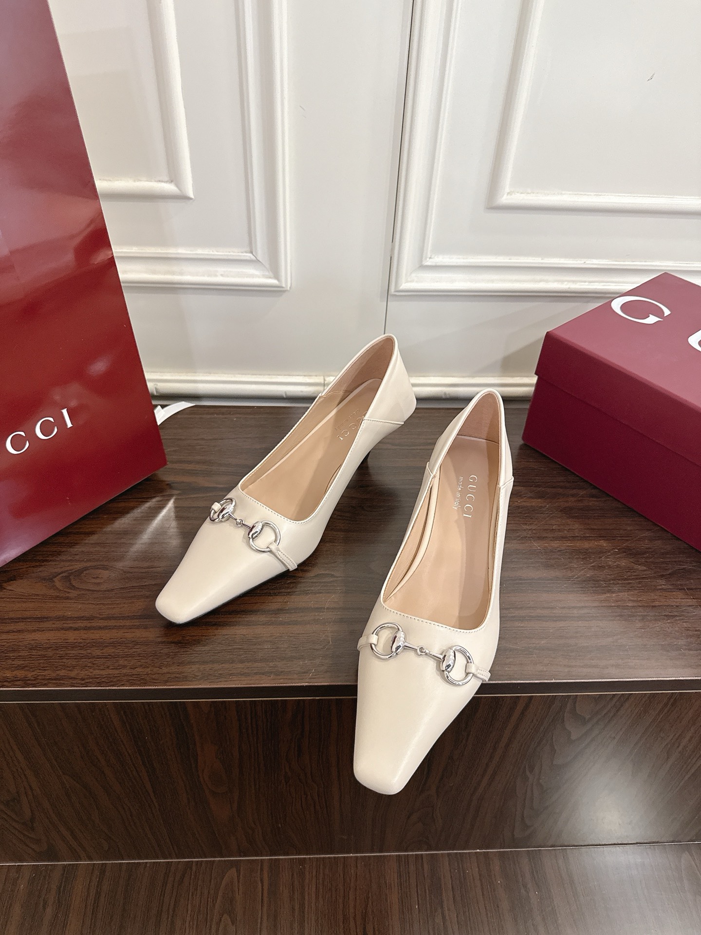 Gucci Vittoria系列饰马衔扣方头高跟鞋