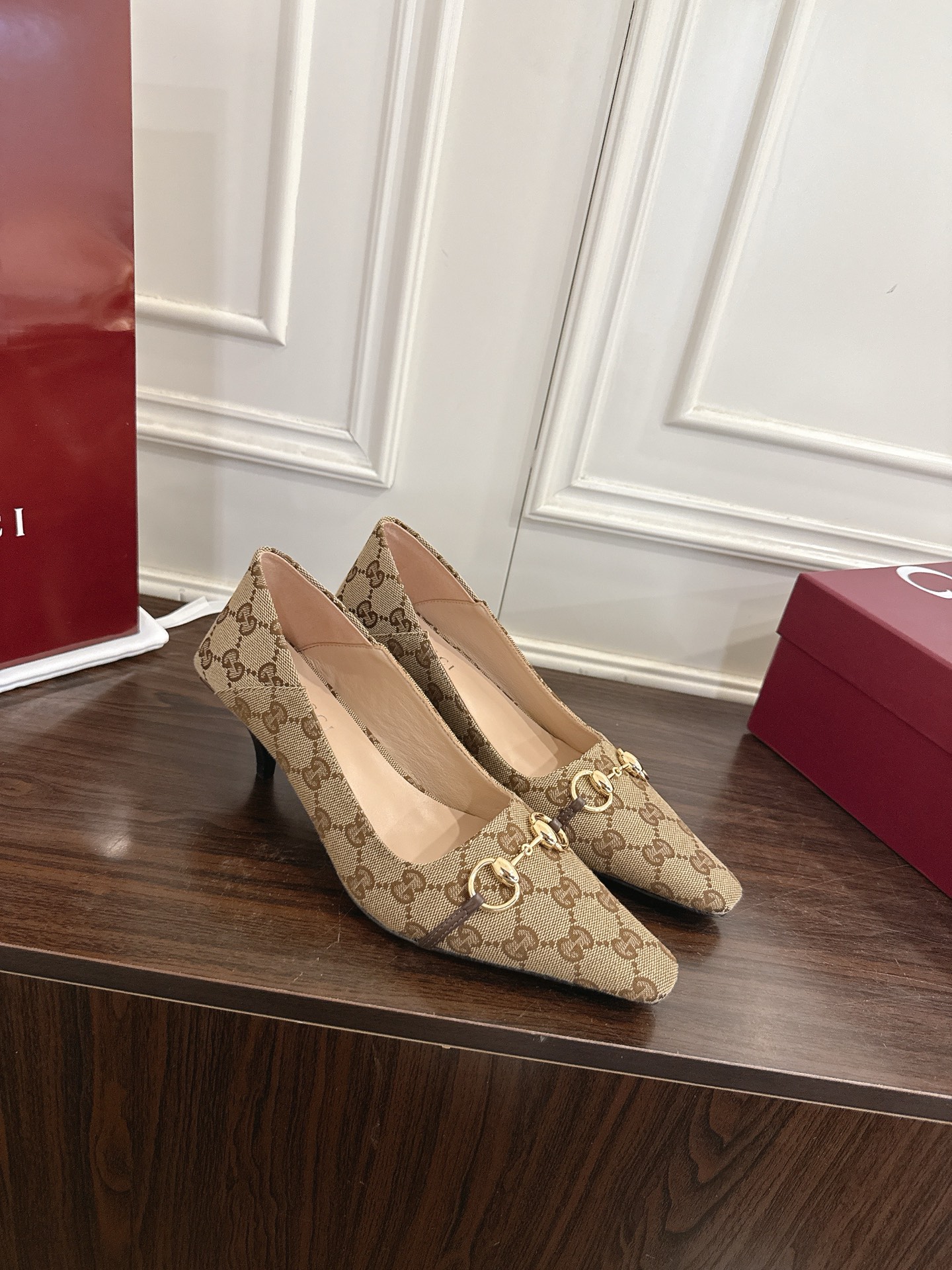 Gucci Vittoria系列饰马衔扣方头高跟鞋