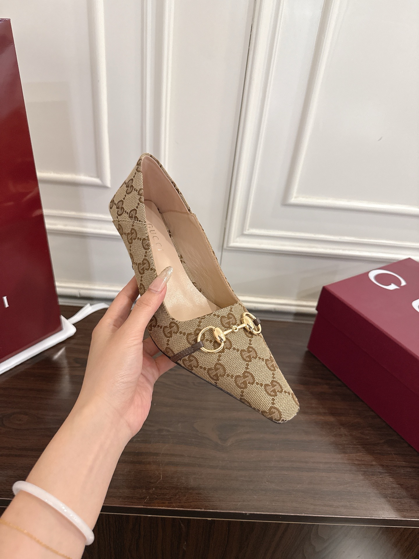 Gucci Vittoria系列饰马衔扣方头高跟鞋