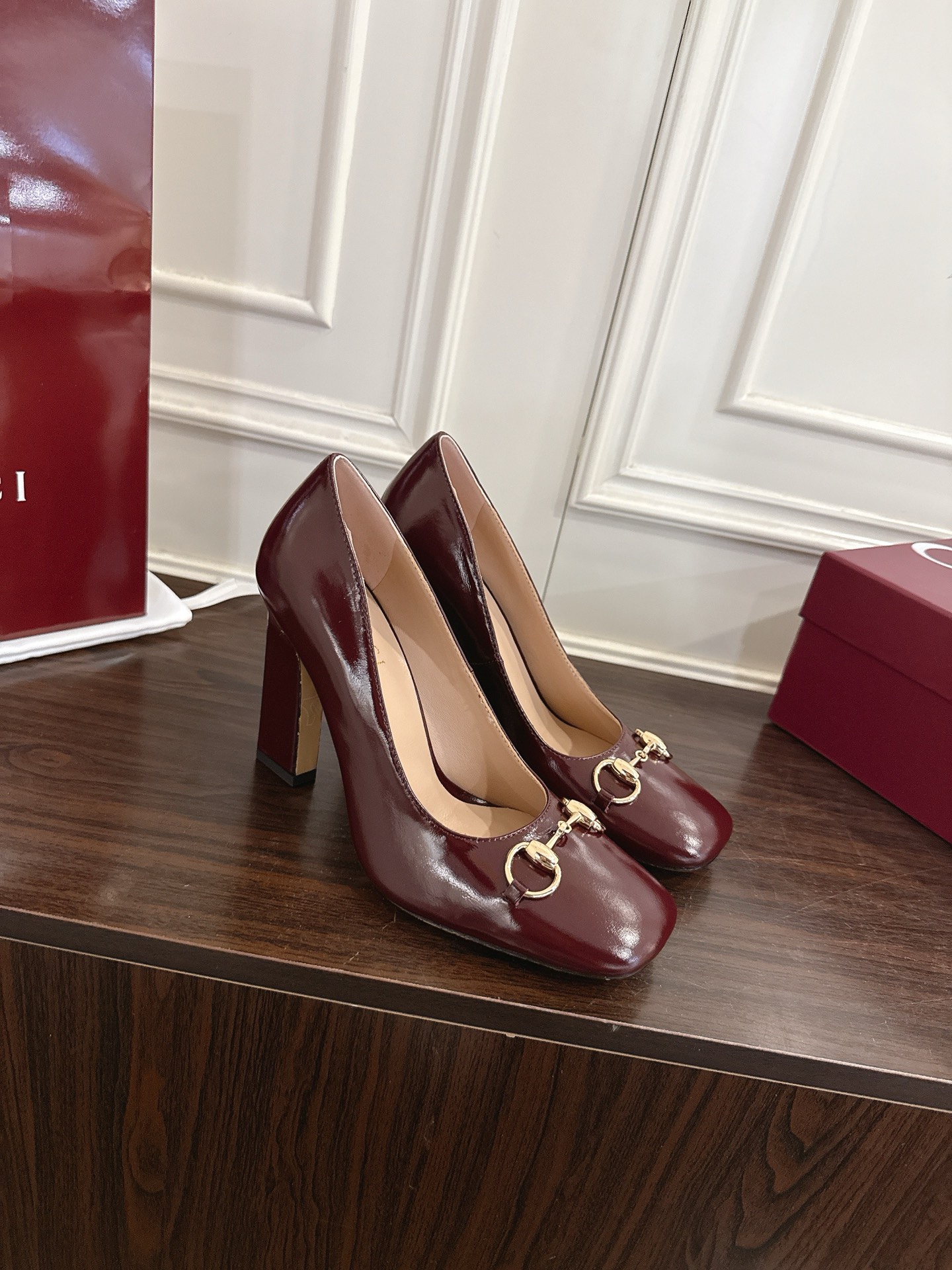 Gucci Signora系列饰马衔扣方头高跟鞋