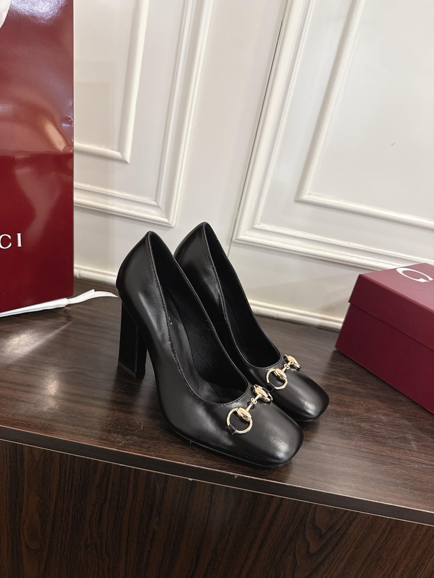 Gucci Signora系列饰马衔扣方头高跟鞋