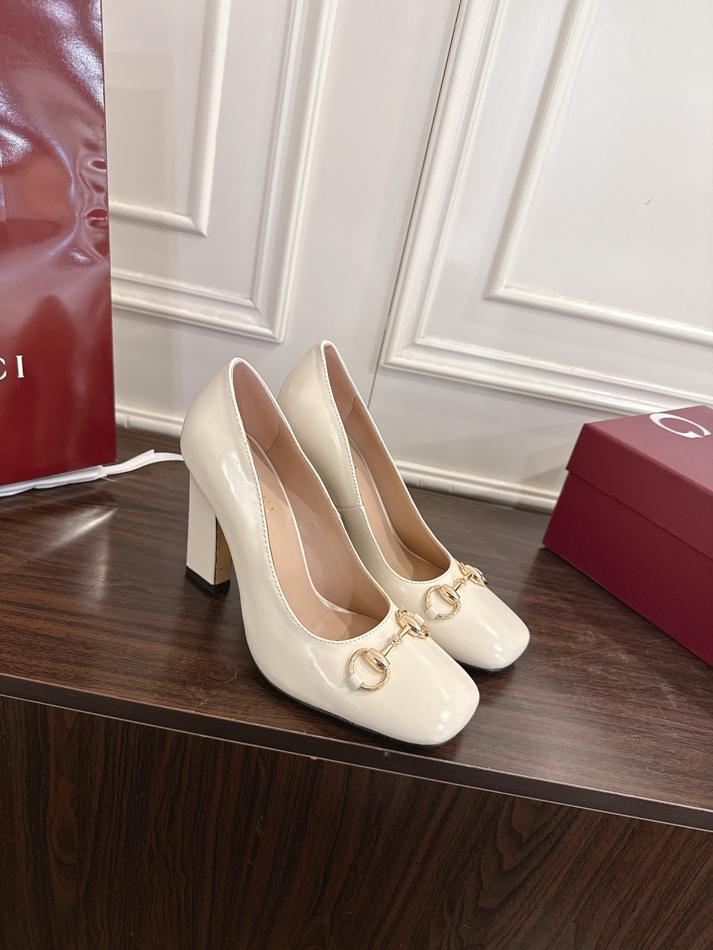 Gucci Signora系列饰马衔扣方头高跟鞋