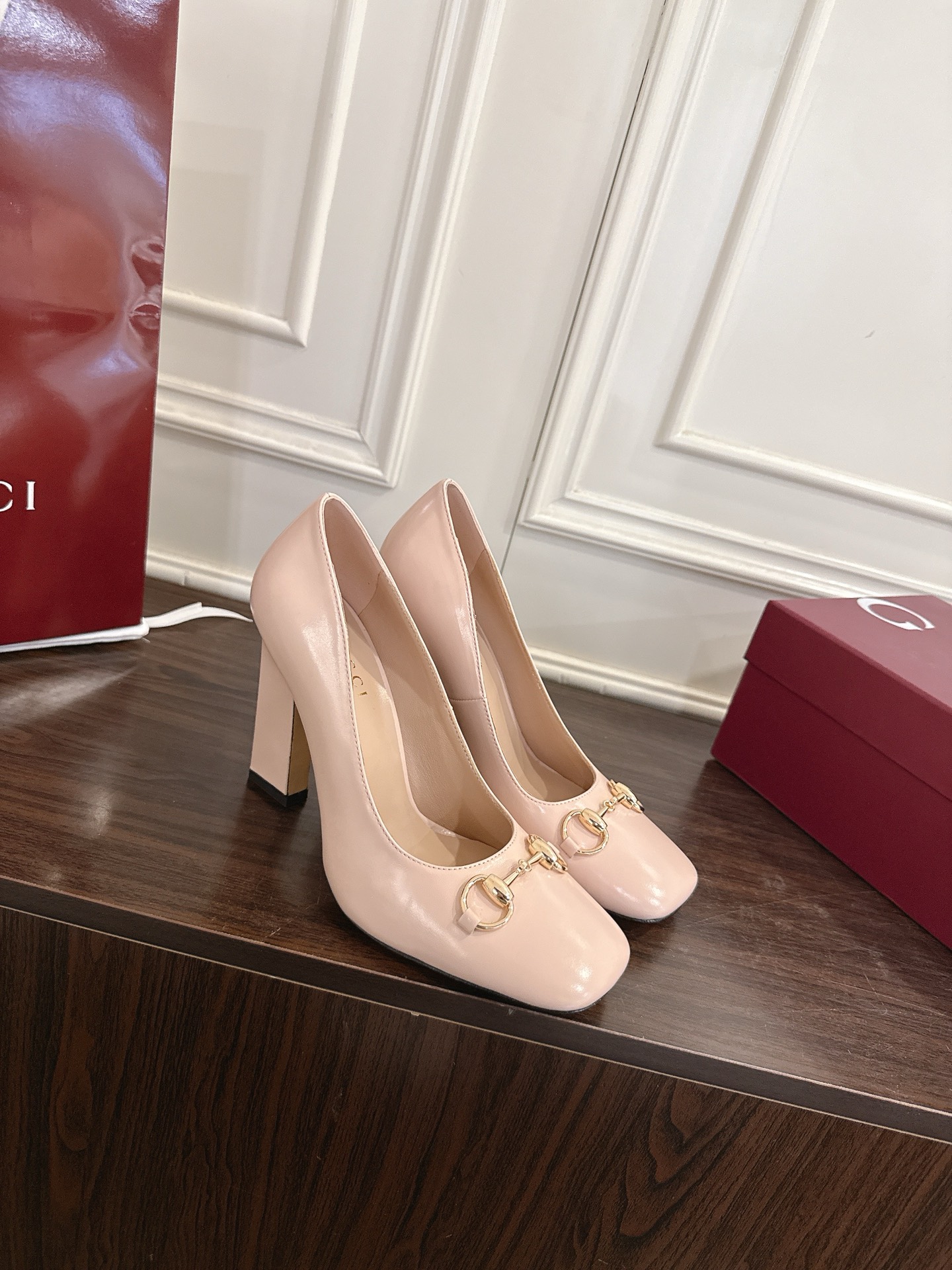 Gucci Signora系列饰马衔扣方头高跟鞋