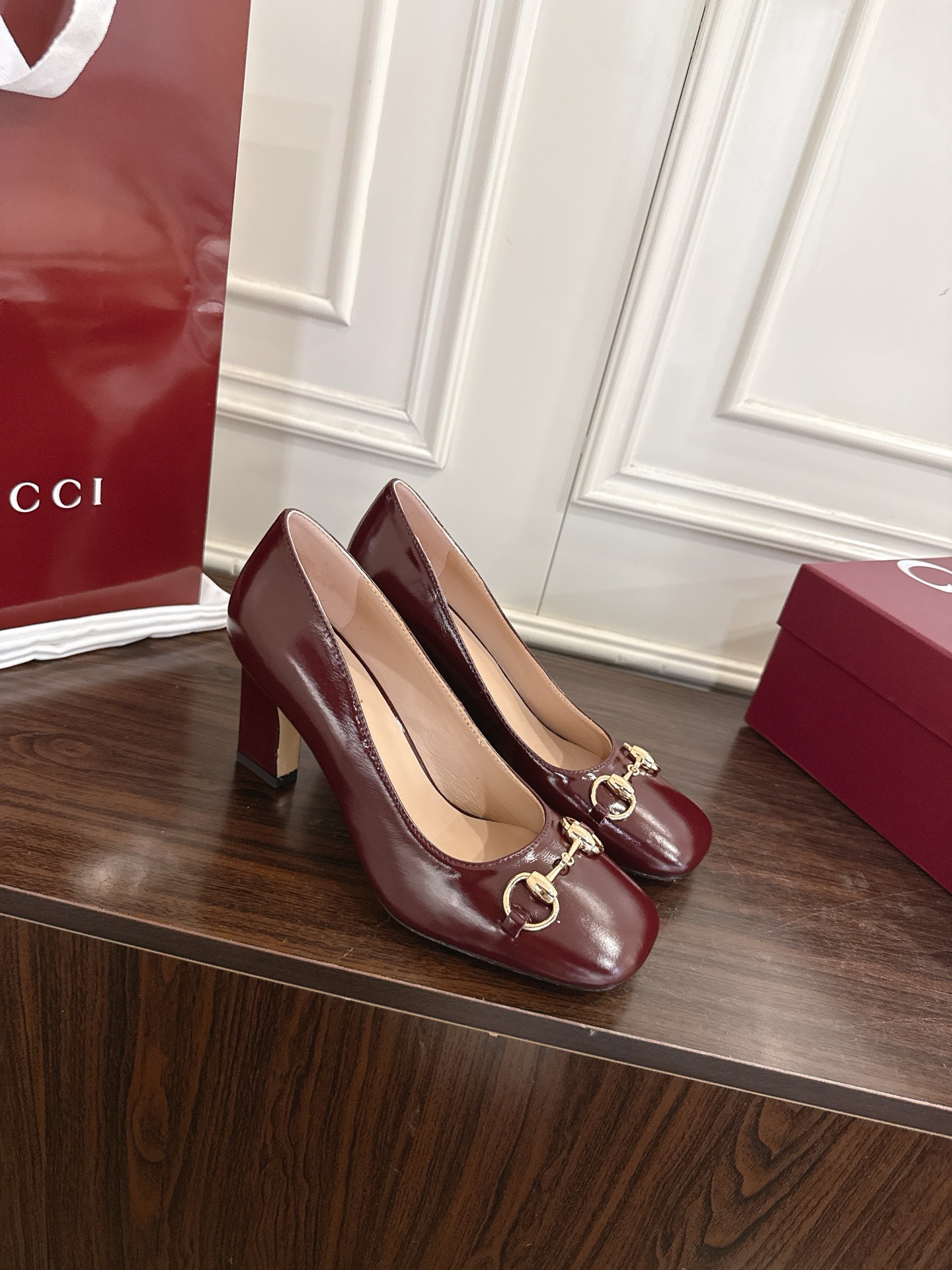 Gucci Signora系列饰马衔扣方头高跟鞋