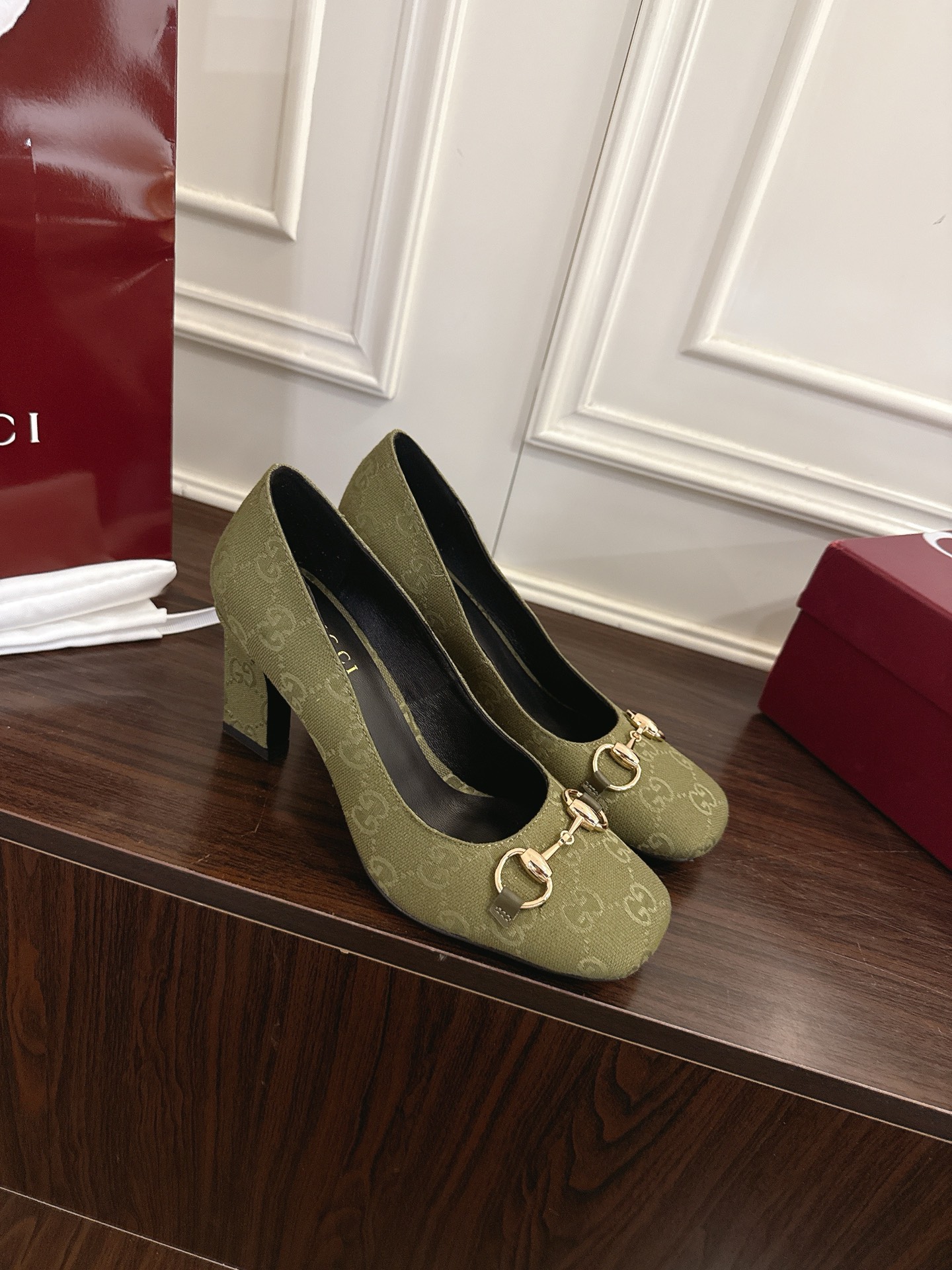 Gucci Signora系列饰马衔扣方头高跟鞋