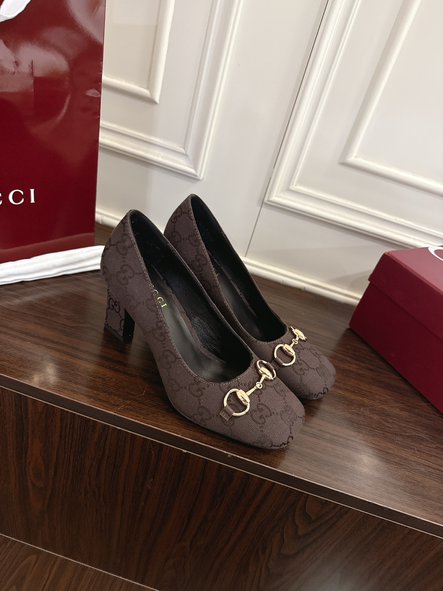 Gucci Signora系列饰马衔扣方头高跟鞋