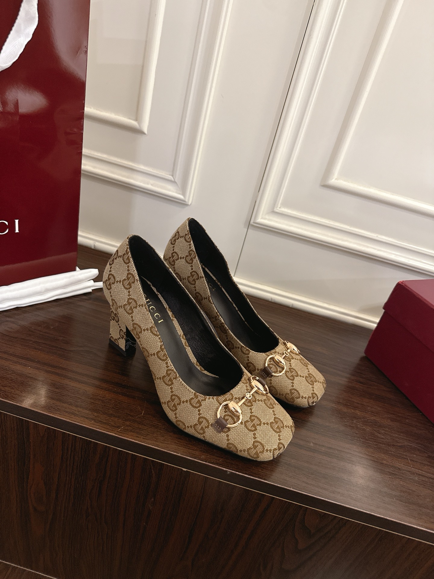 Gucci Signora系列饰马衔扣方头高跟鞋