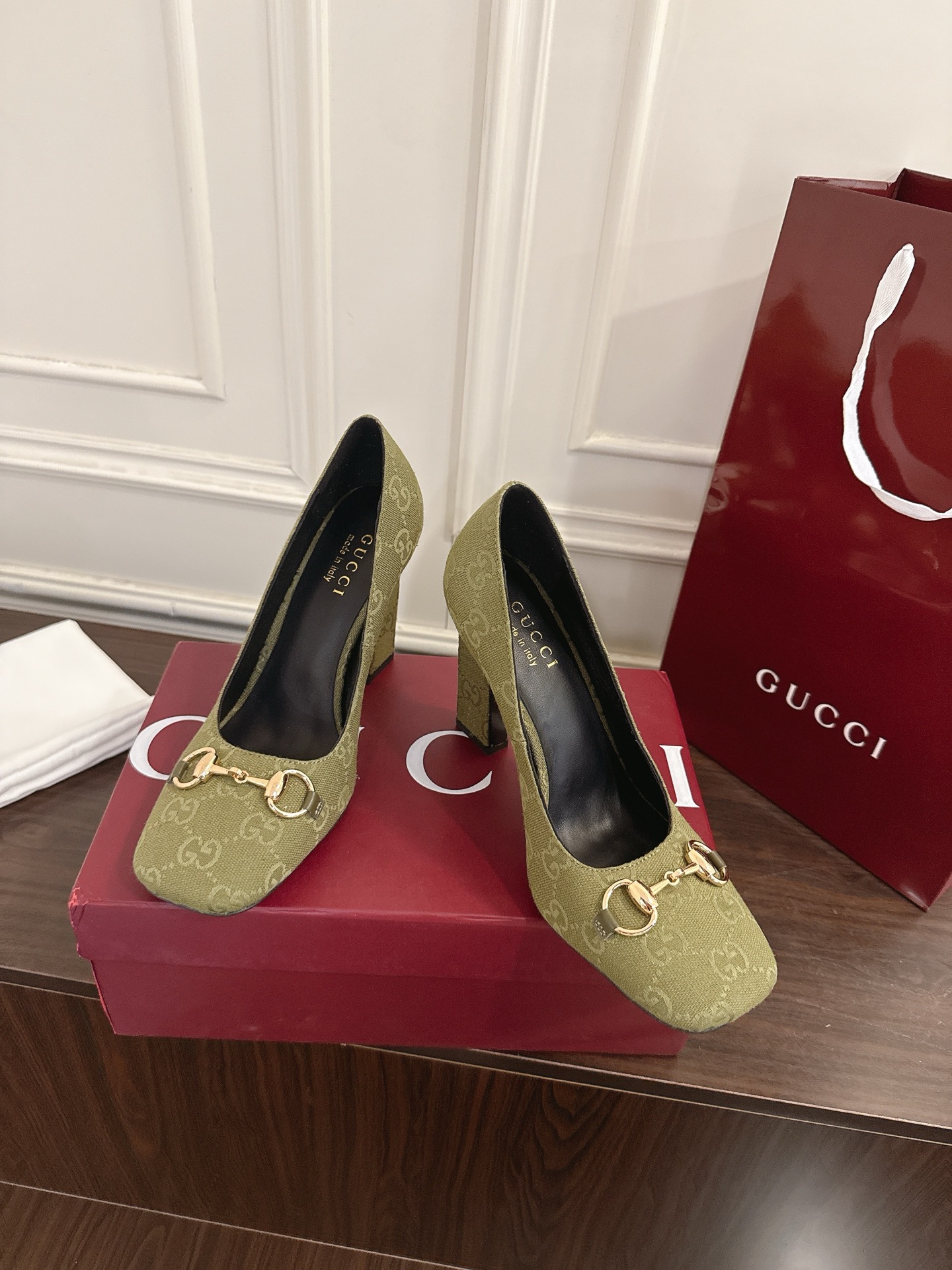 Gucci Signora系列饰马衔扣方头高跟鞋