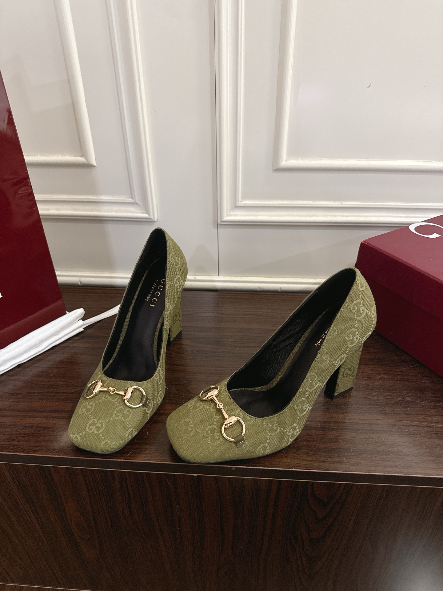 Gucci Signora系列饰马衔扣方头高跟鞋
