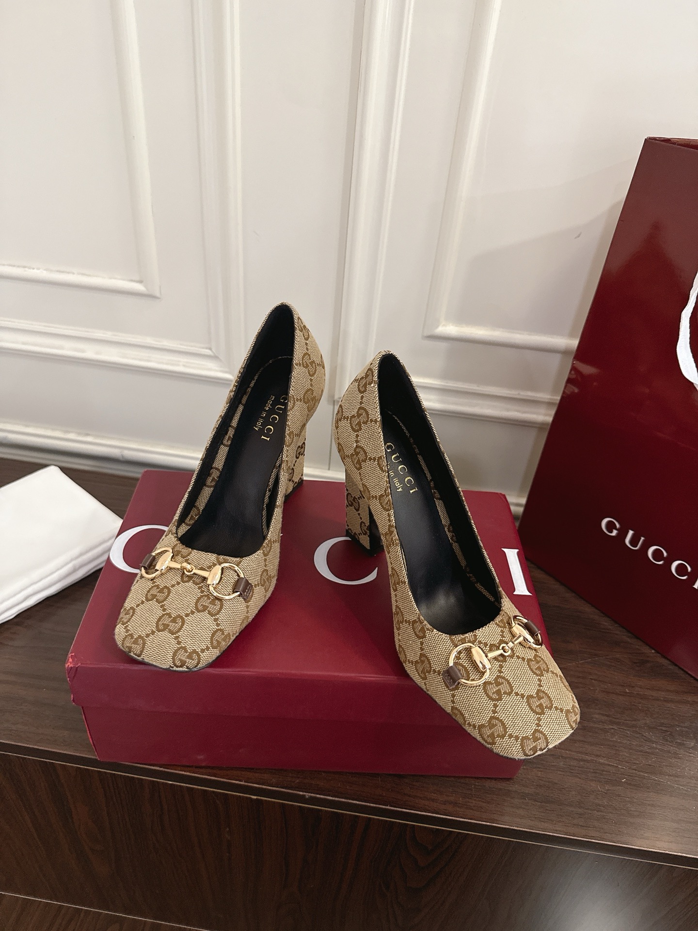 Gucci Signora系列饰马衔扣方头高跟鞋
