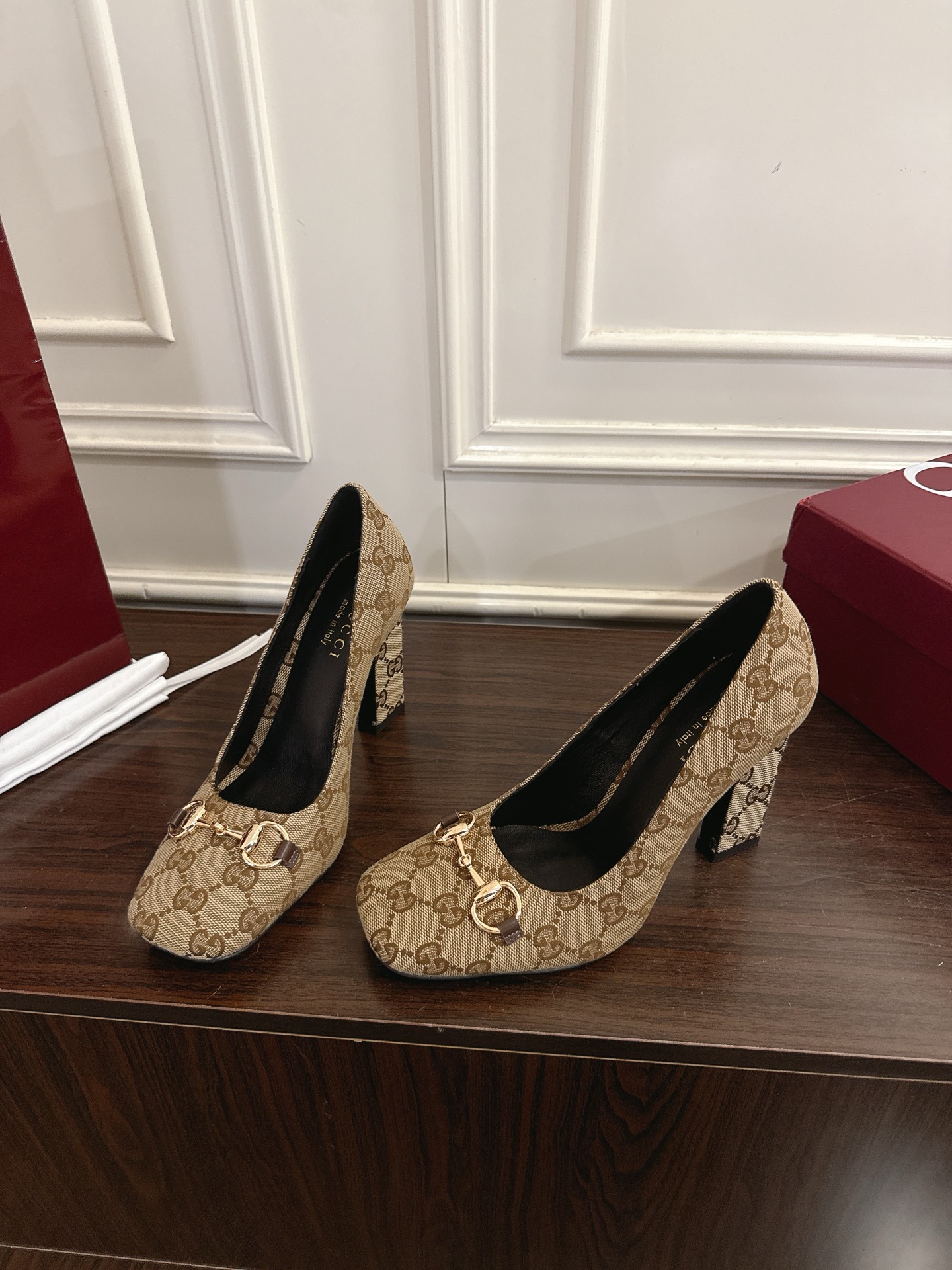 Gucci Signora系列饰马衔扣方头高跟鞋