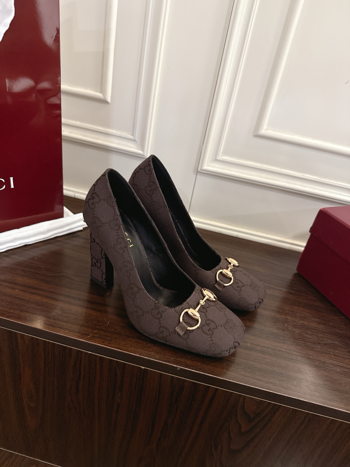 Gucci Signora系列饰马衔扣方头高跟鞋