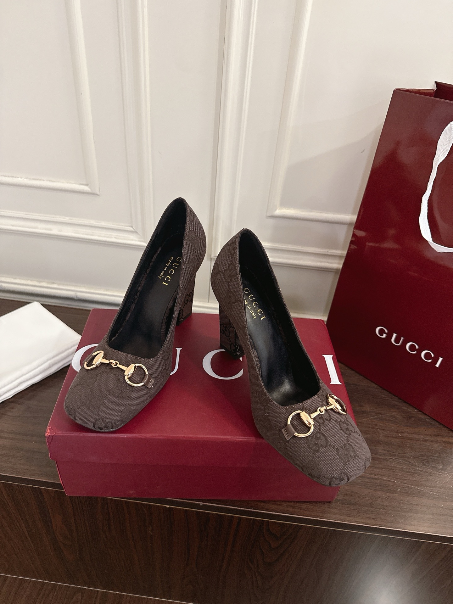 Gucci Signora系列饰马衔扣方头高跟鞋