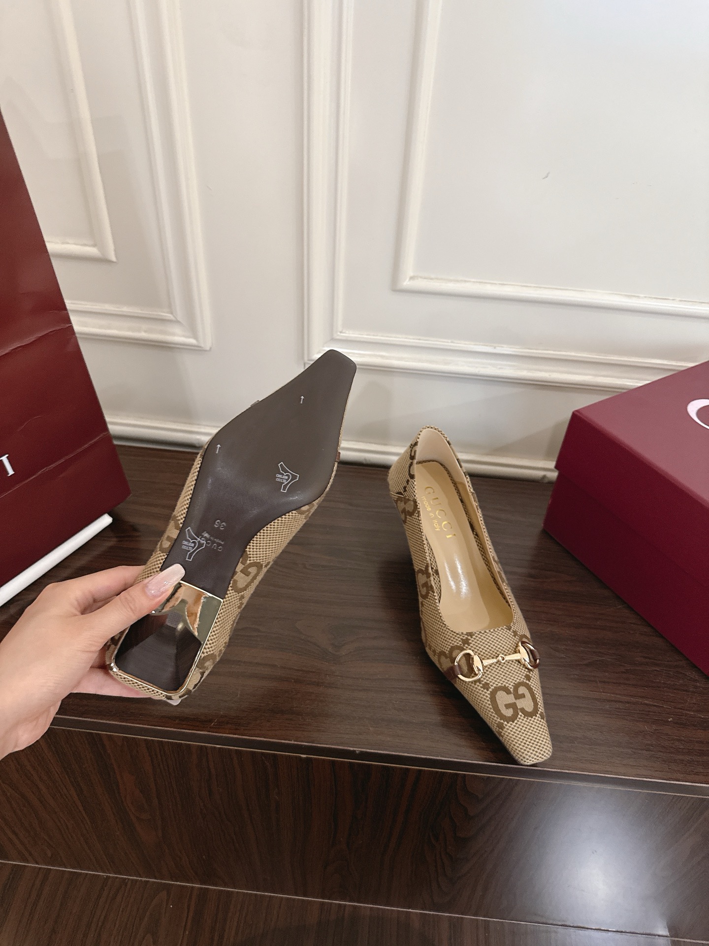 Gucci Vittoria系列饰马衔扣方头高跟 9